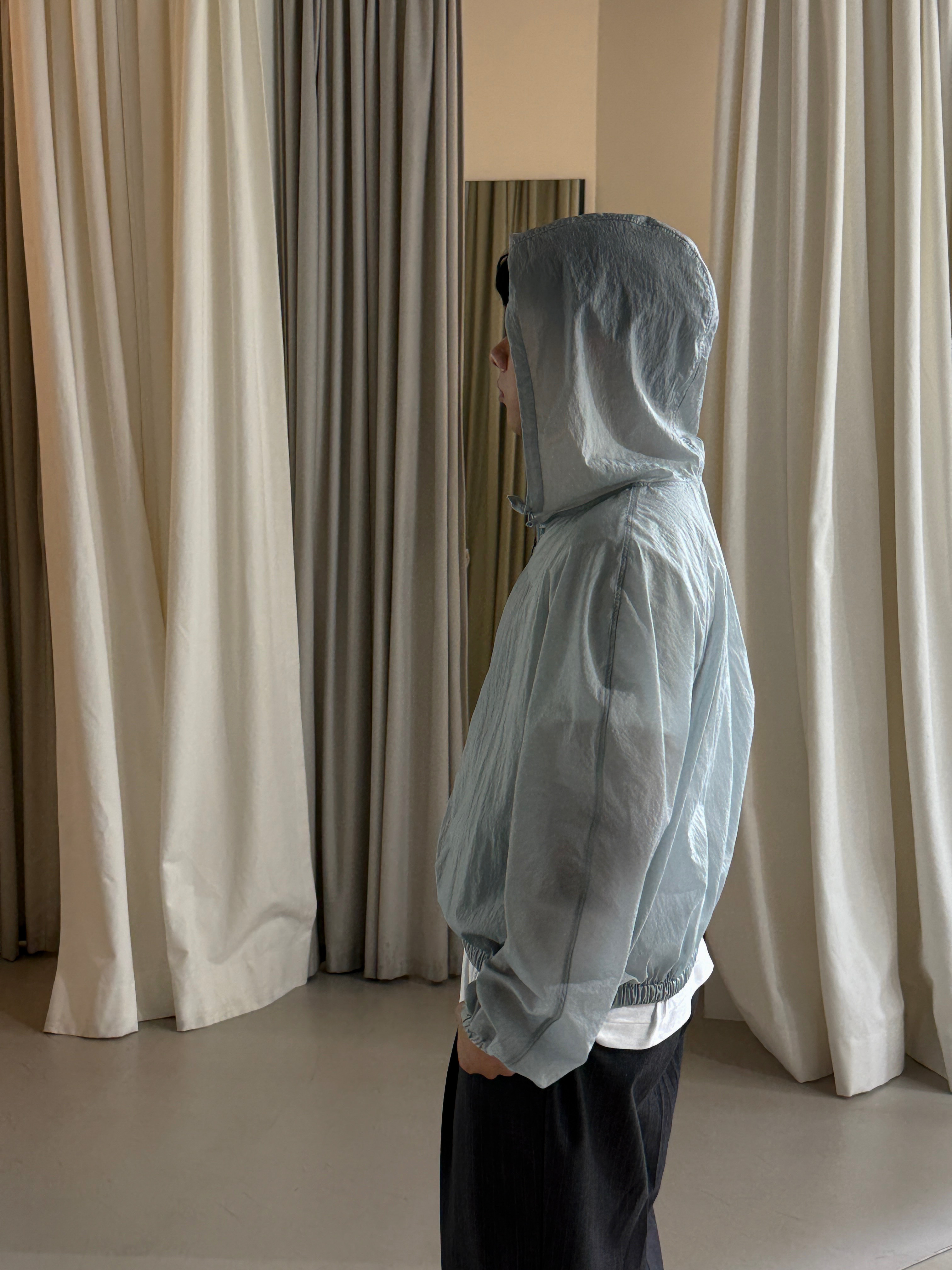 On Running x Post Archive Faction (Paf) Cloudventure Peak Ice Moon, Amomento Hood Shirring Jumper Light Grey 착용 스타일 - 2