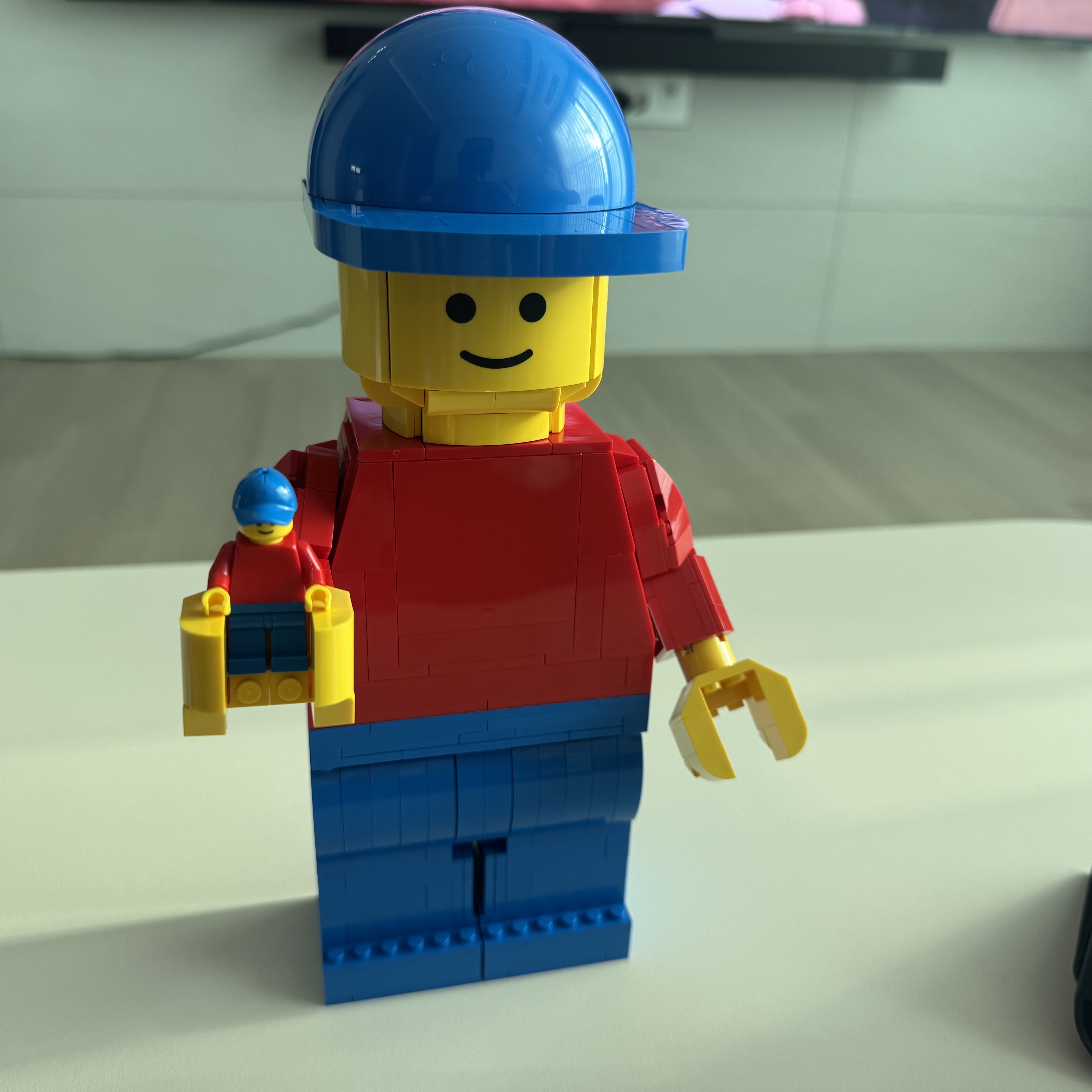 Lego Up-Scaled Lego Minifigure 착용 스타일