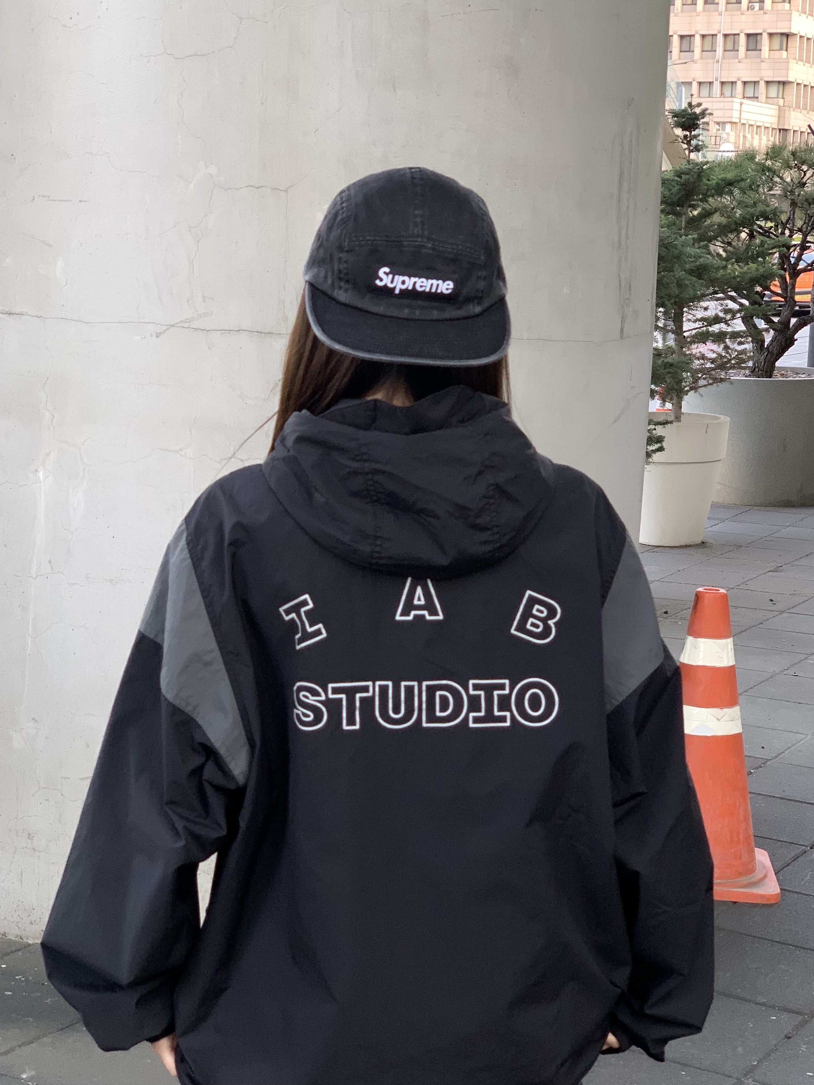 Supreme Washed Chino Twill Camp Cap Black - 25SS, IAB Studio Wind Jacket Pack Black Silver 착용 스타일