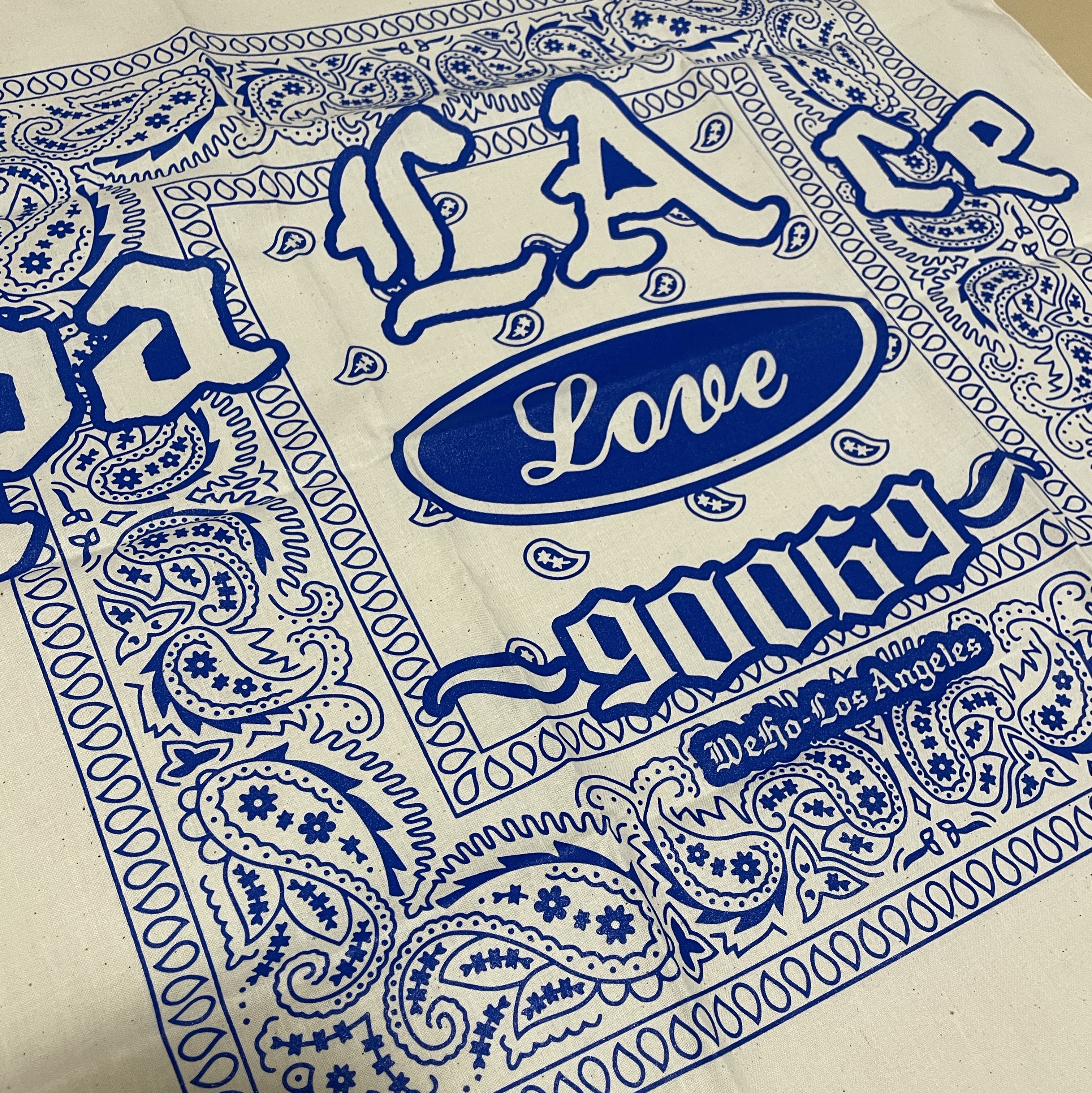 Palace Bandana White - 25SS 착용 스타일 - 1