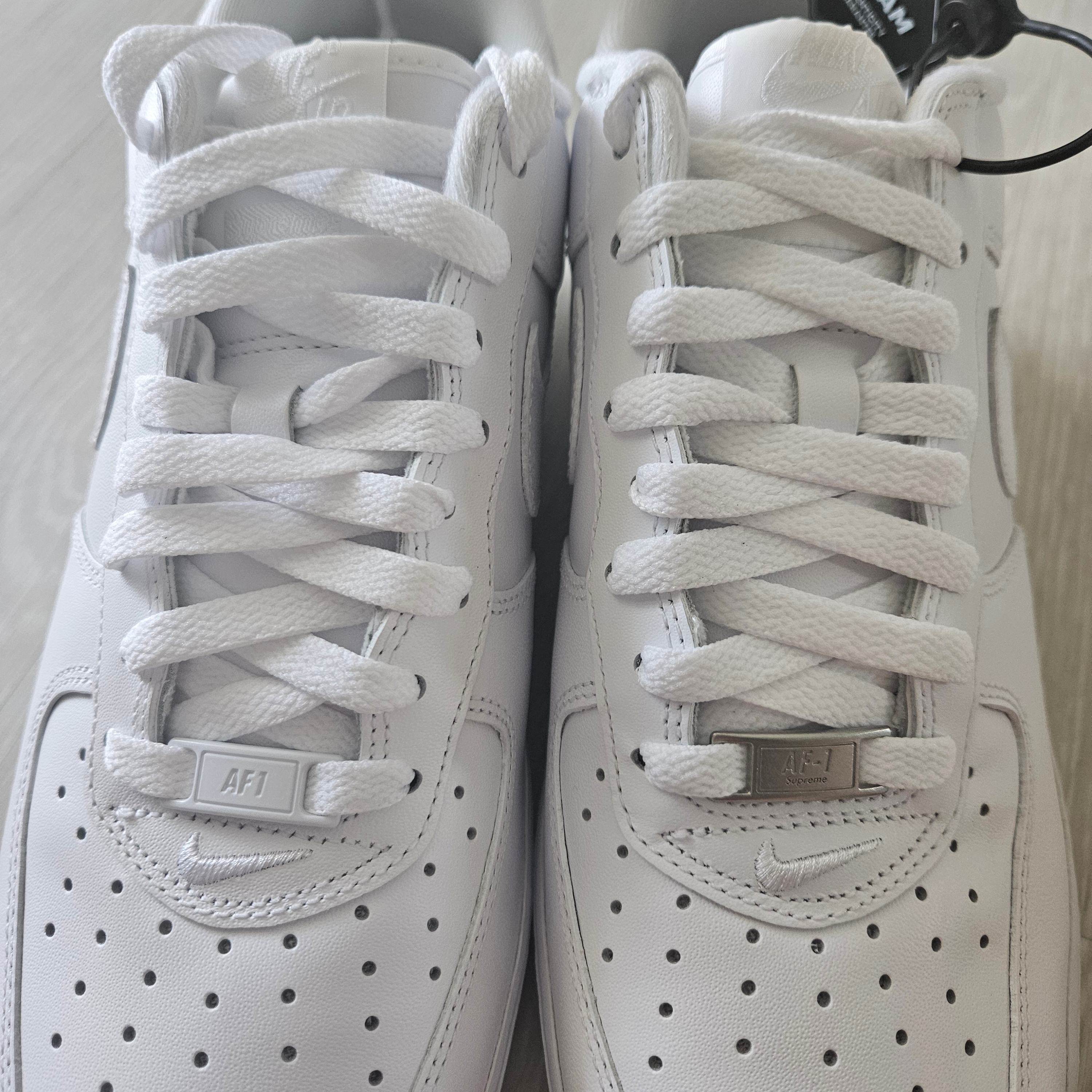 Nike x Supreme Air Force 1 Low White 착용 스타일