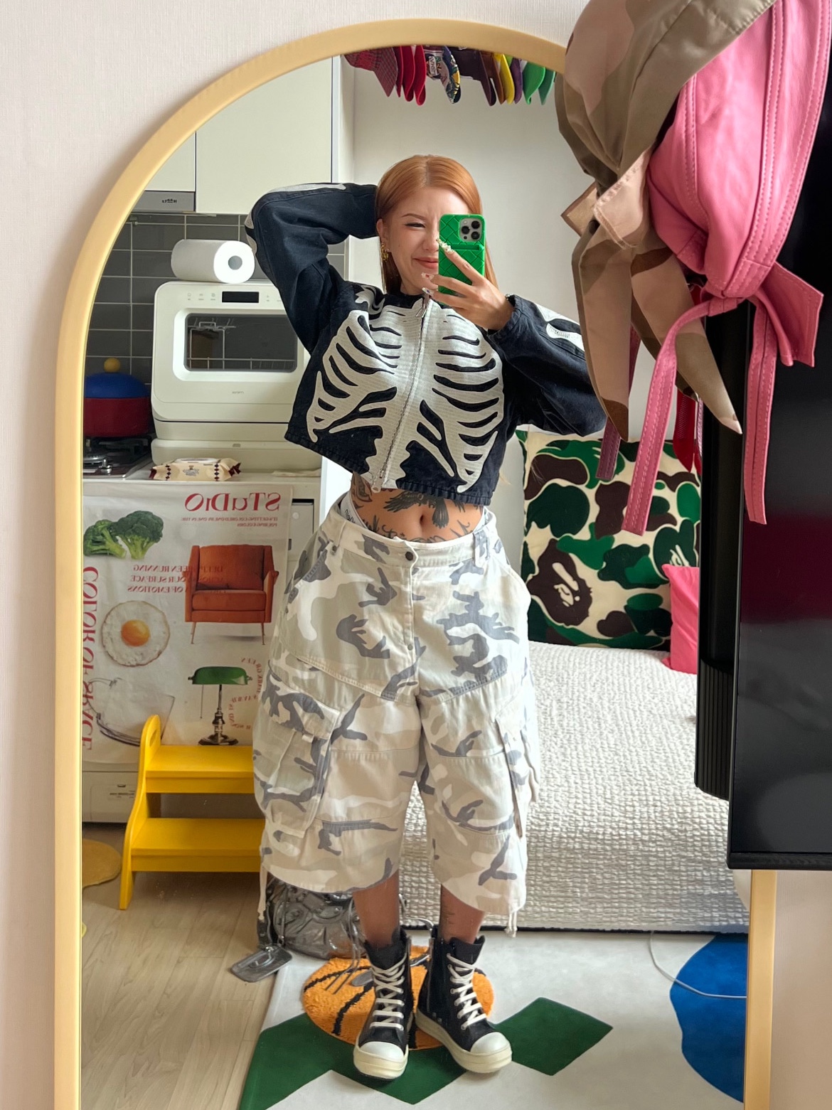 Kapital 14 oz. Black X Black Denim Motocross Bone Jacket Black, Balenciaga Le Cagole XS Shoulder Bag Metallized Silver 착용 스타일 - 2