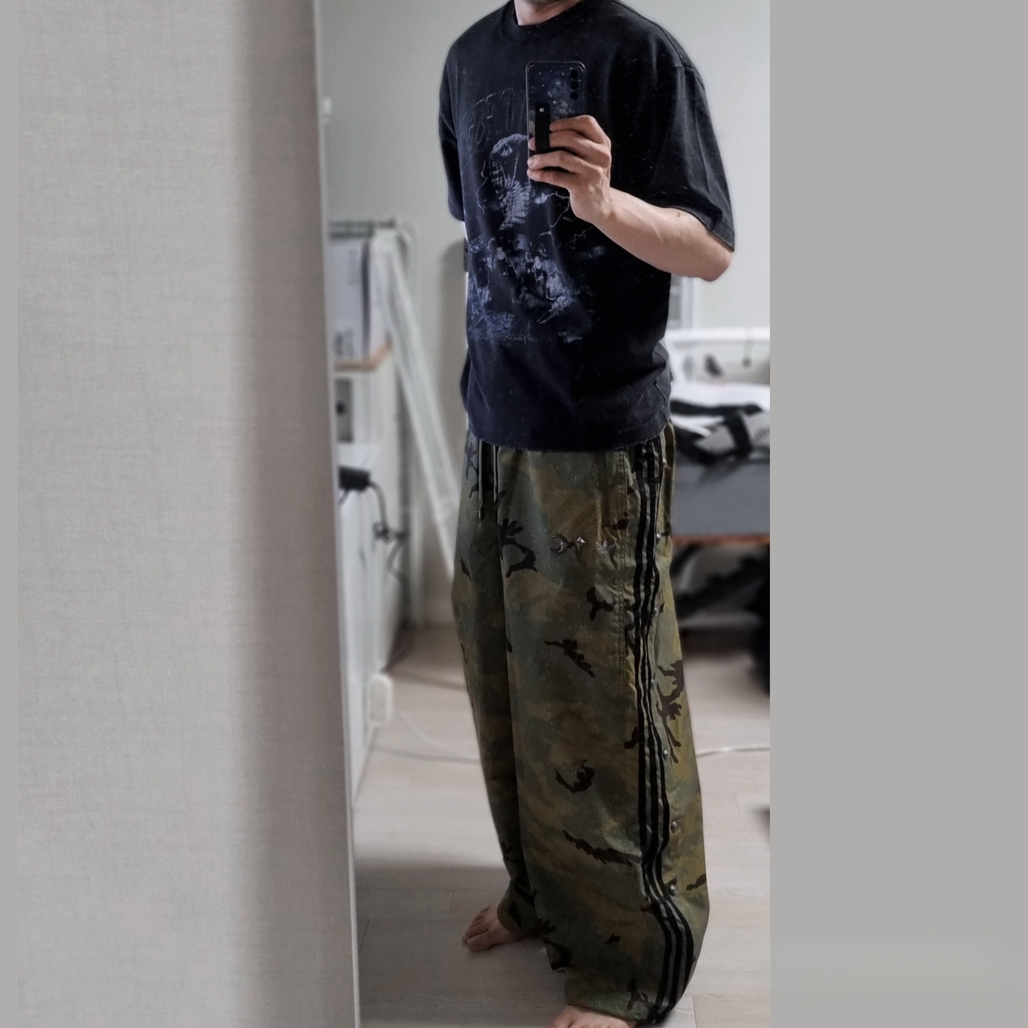 Adidas x Thug Club Track Pant Focus Olive Cream White - KR Sizing 착용 스타일