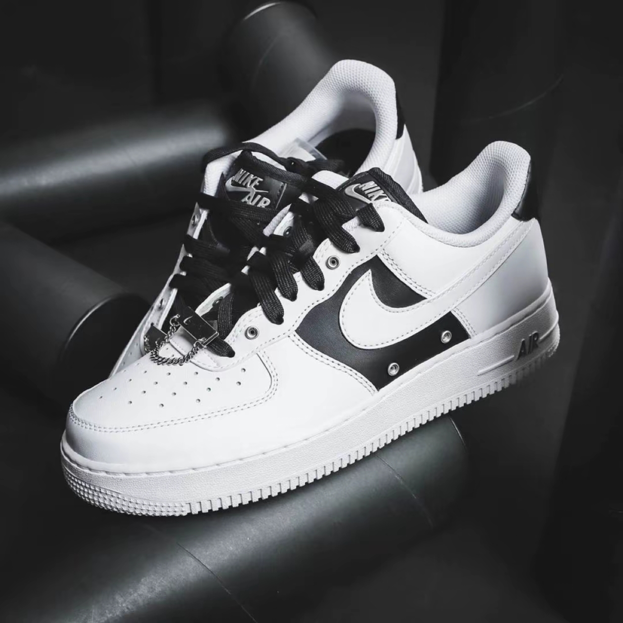 Nike Air Force 1 '07 PRM White Black 착용 스타일