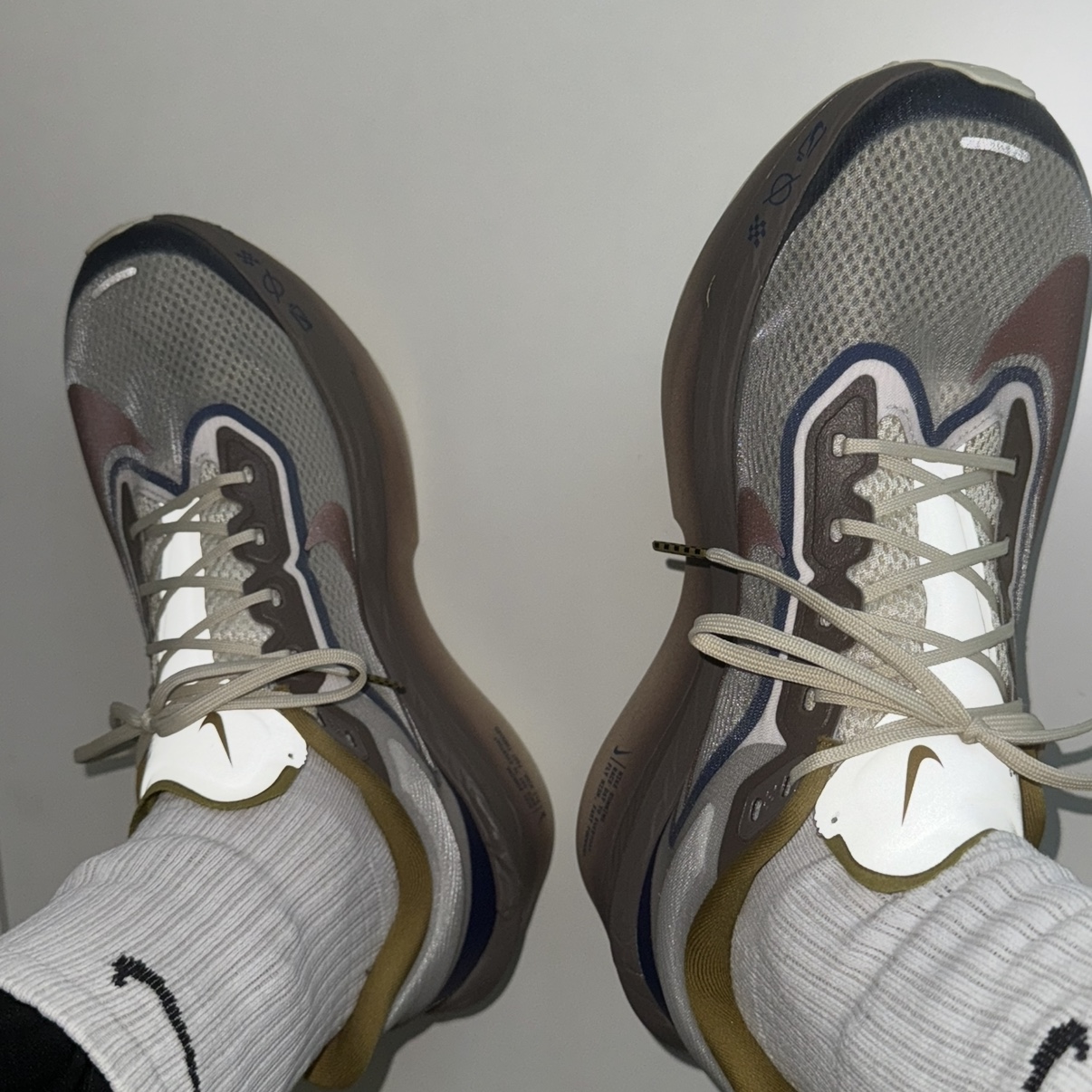 Nike Zoom Fly 6 PRM Light Bone Cave Stone 착용 스타일 - 1
