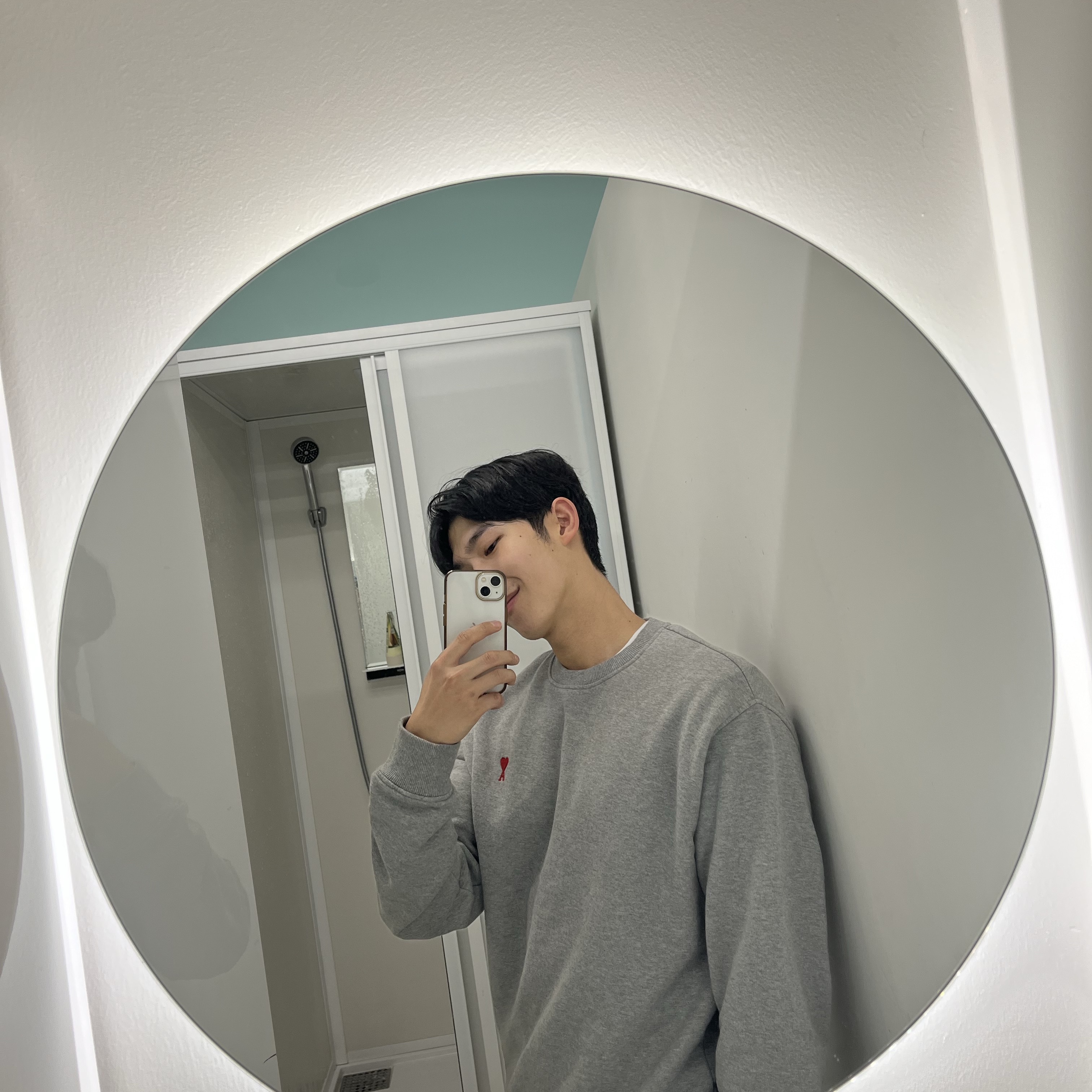 AMI de Coeur Sweatshirt Heather Grey 착용 스타일 - 1