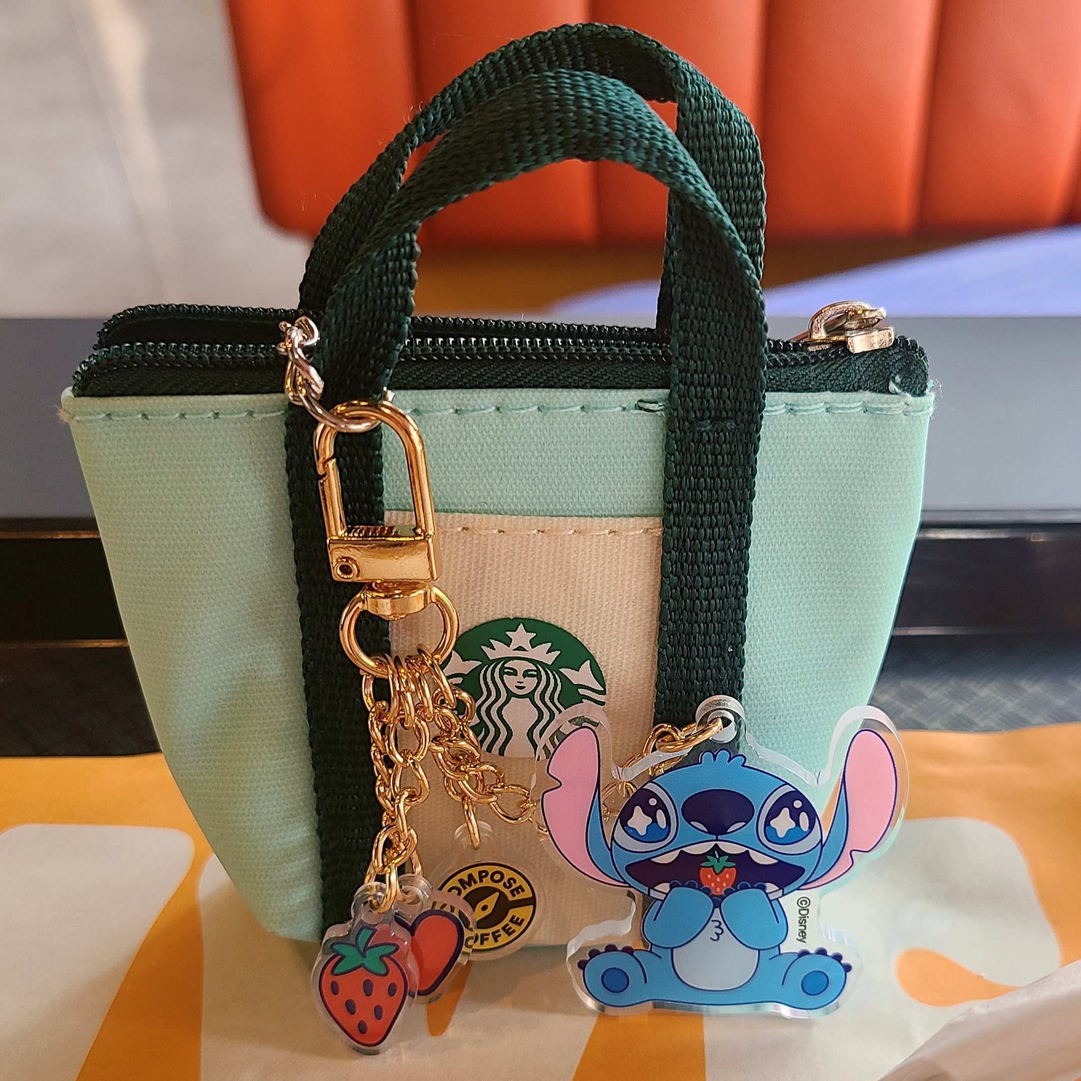 Starbucks Mini Bag Pouch Keyring 착용 스타일 - 1
