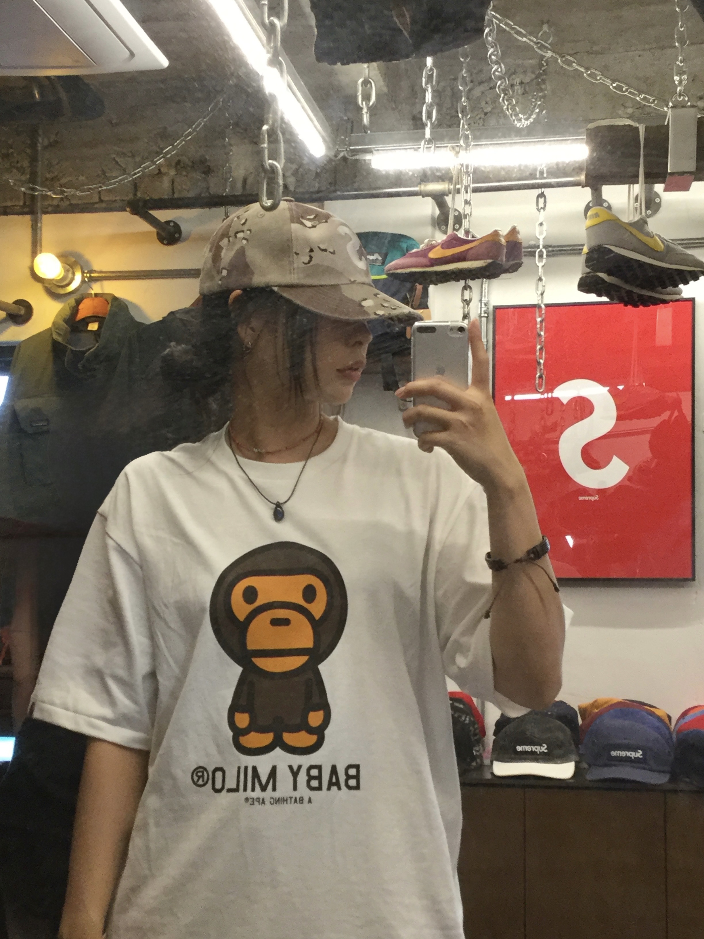 Supreme Pigment S Logo 6-Panel Chocolate Chip Camo - 24FW, BAPE Baby Milo T-Shirt White 착용 스타일 - 2