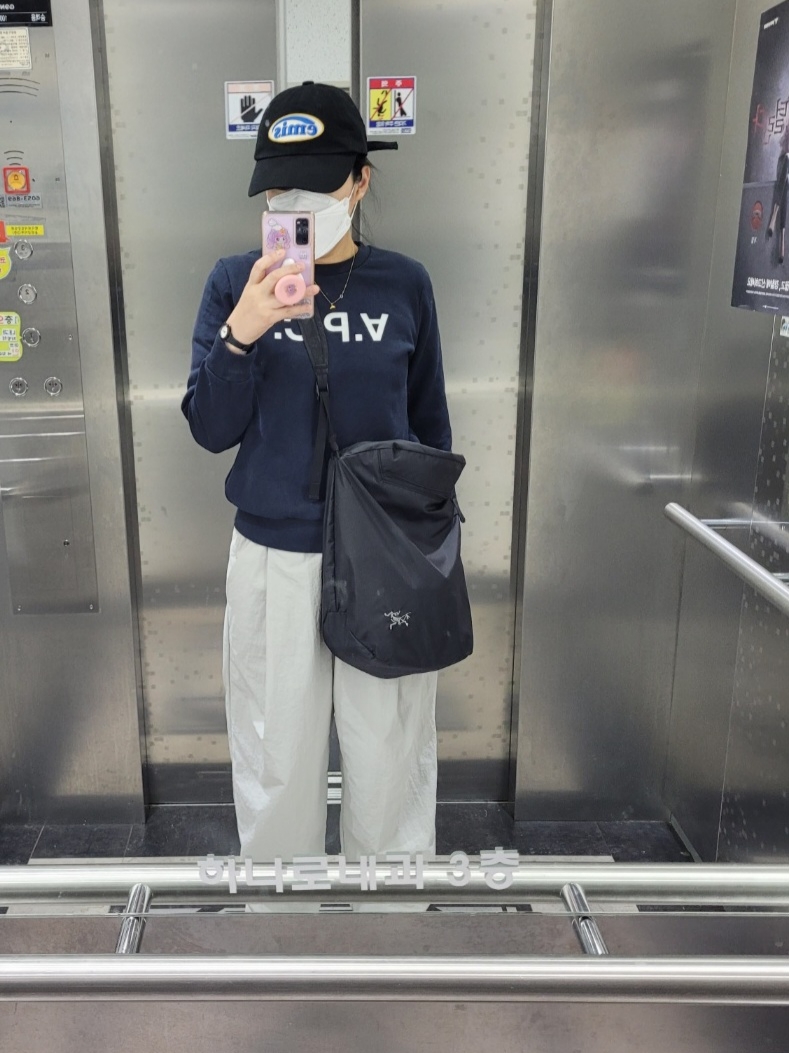 Arc'teryx Heliad 12 Tote Black, Salomon XT-Wings 2 Ghost Gray Silver Reflective 착용 스타일 - 2