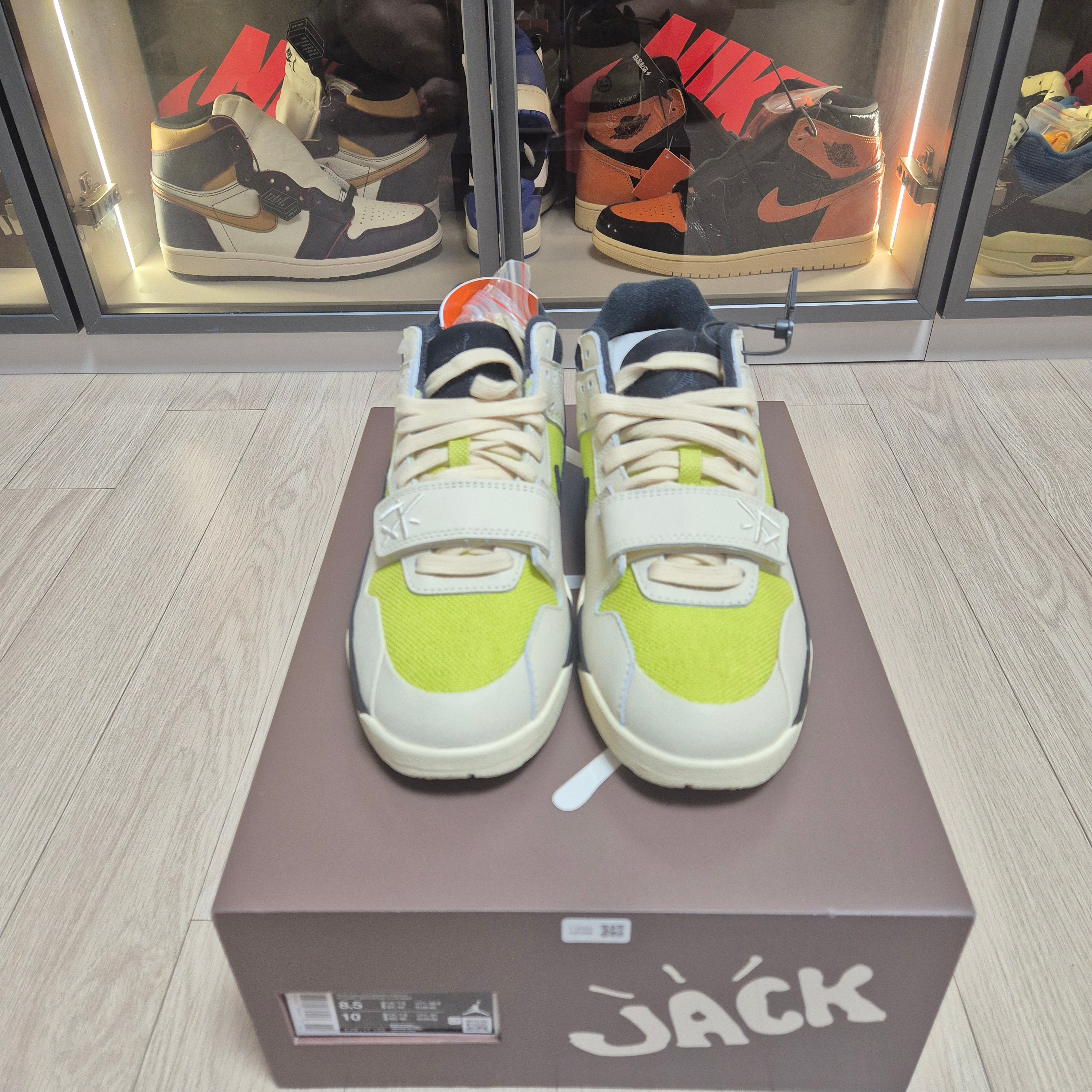 Jordan x Travis Scott Jumpman Jack TR Bright Cactus 착용 스타일 - 2