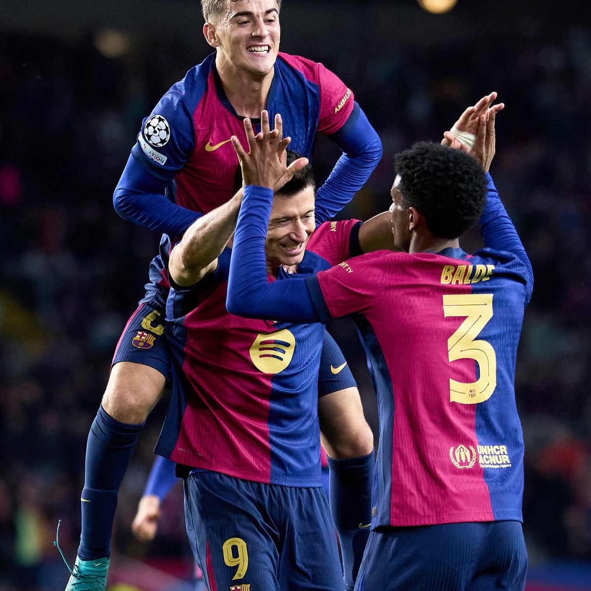 Nike FC Barcelona 2024/25 Dri-Fit Stadium Home Jersey Deep Royal Blue Noble Red (Non Marking Ver.) 착용 스타일 - 2