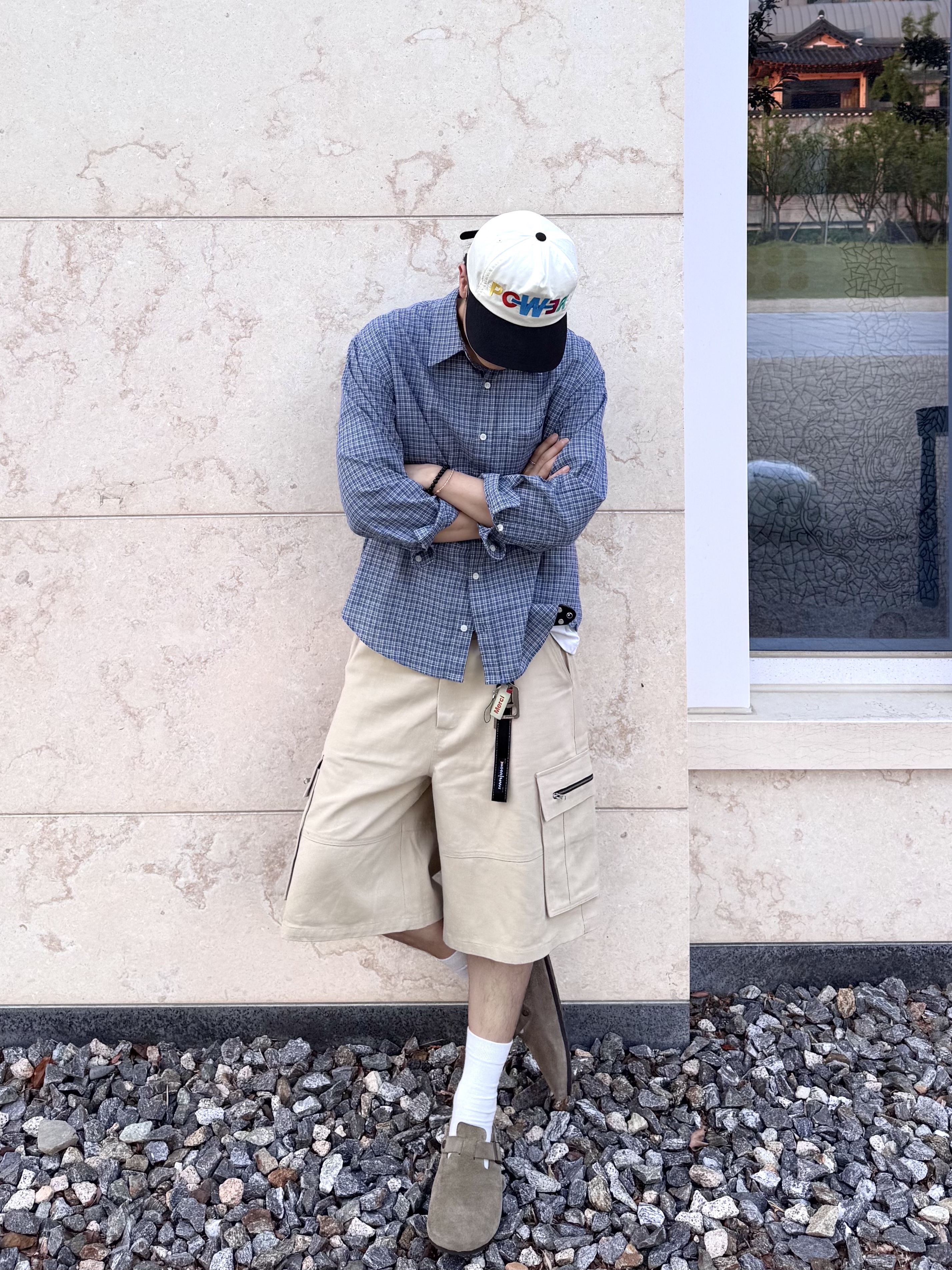 G-DRAGON Power Ball Cap White, Permanent Archive Fine Checkered Shirt Blue 착용 스타일
