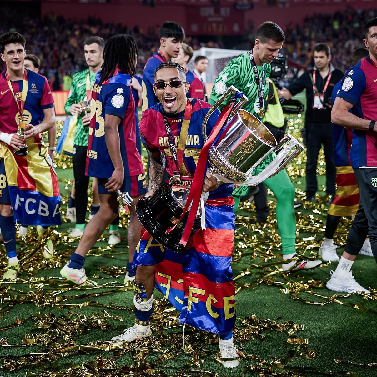 Nike FC Barcelona 2024/25 Dri-Fit Stadium Home Jersey Deep Royal Blue Noble Red (Non Marking Ver.) 착용 스타일 - 3