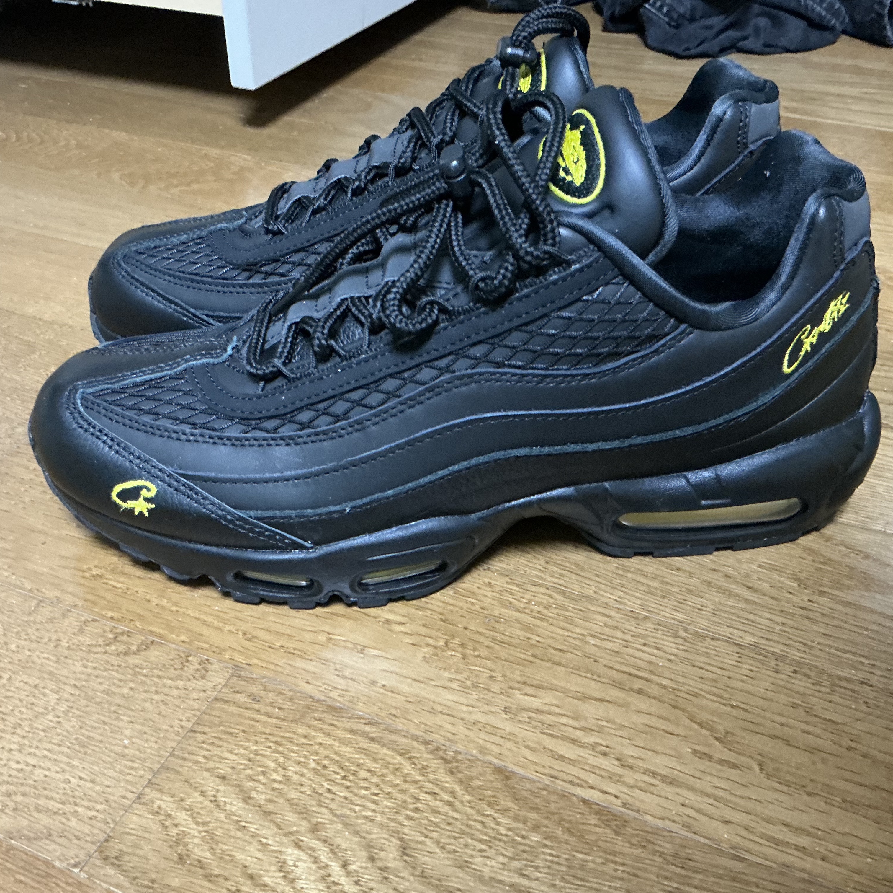 Nike x Corteiz Air Max 95 Black and Tour Yellow 착용 스타일