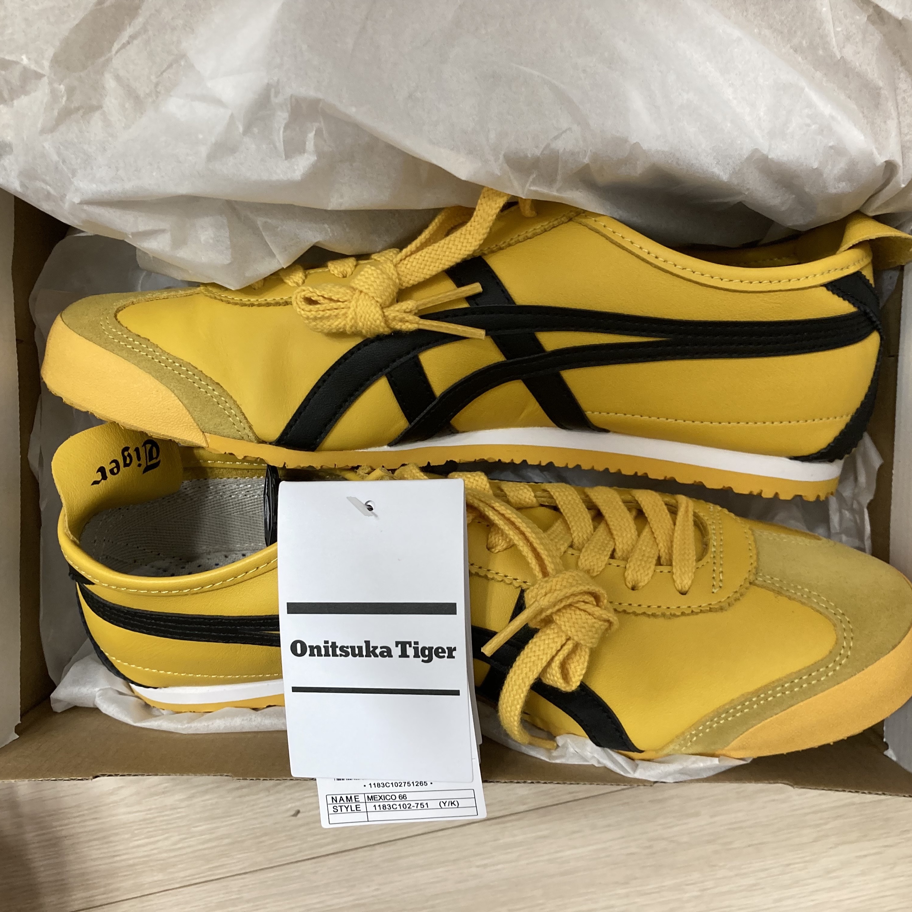 Onitsuka Tiger Mexico 66 Yellow Black 착용 스타일 - 1