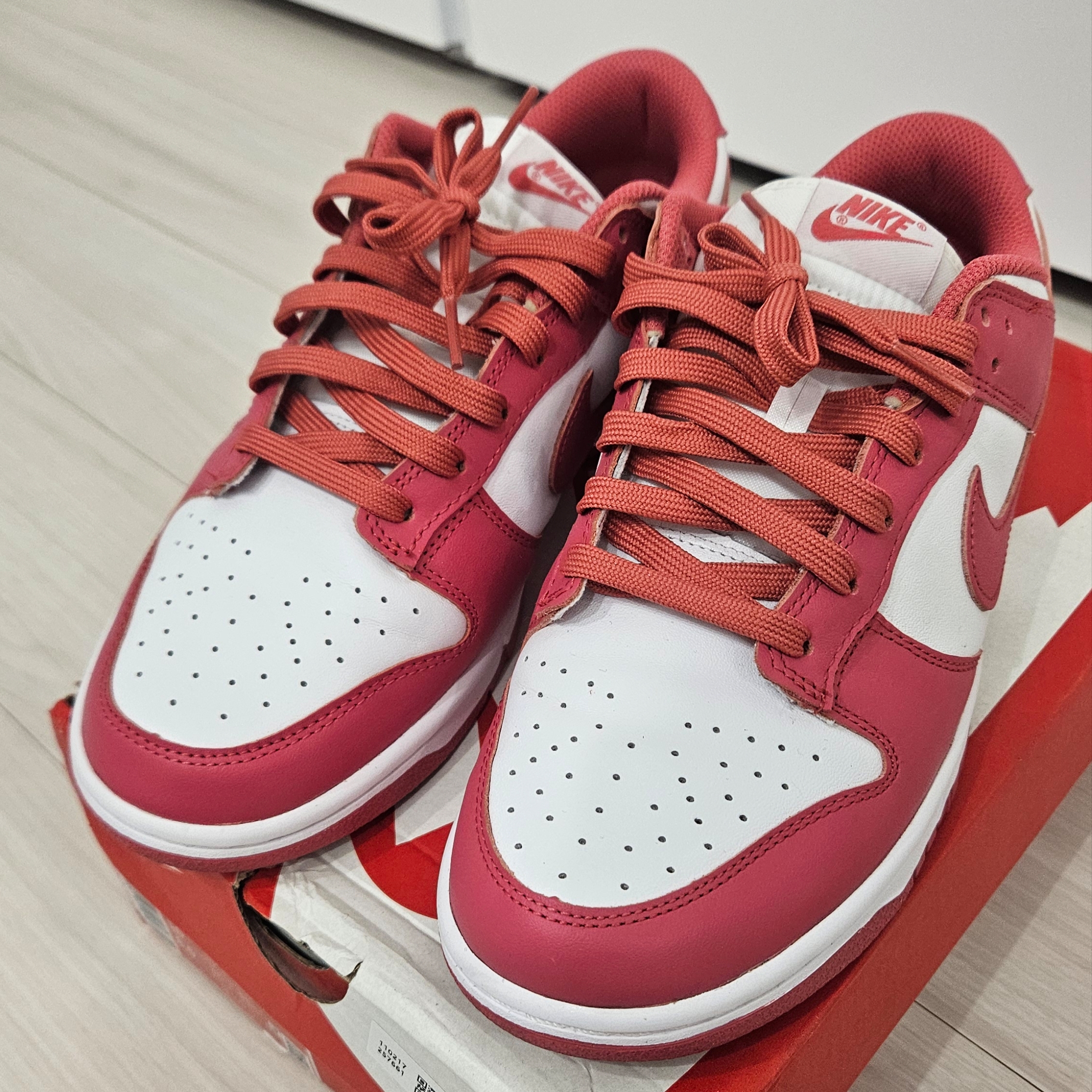 (W) Nike Dunk Low Archeo Pink 착용 스타일