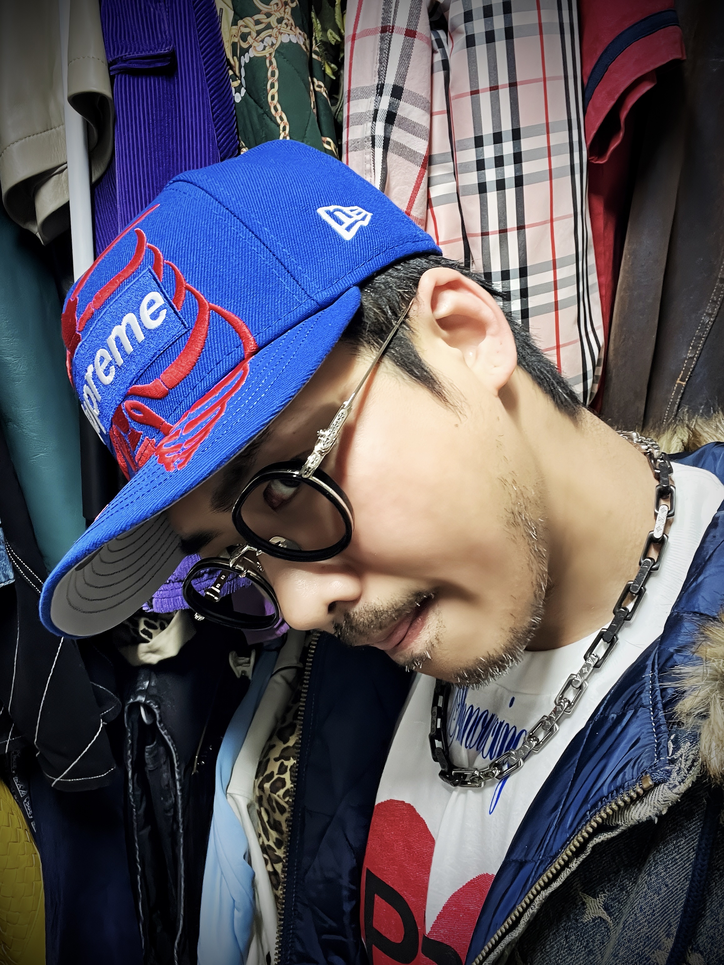 Supreme Leather S/S Work Shirt Tan - 23FW, Supreme Leather S/S Work Shirt Black - 23FW 착용 스타일 - 3