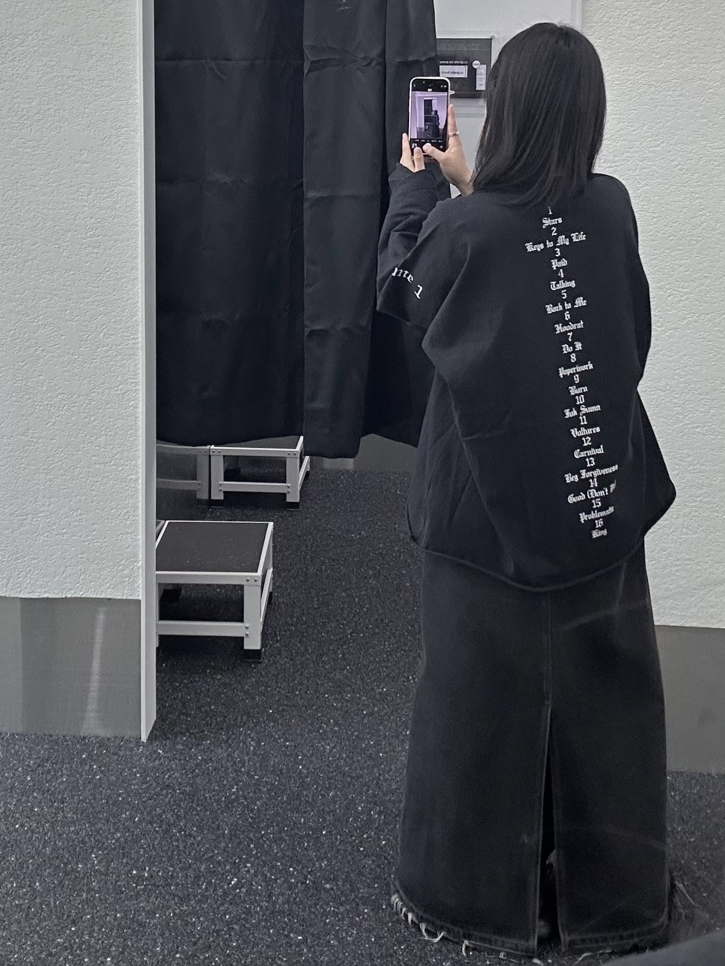 Yeezy Vultures Long T-Shirt Black 착용 스타일