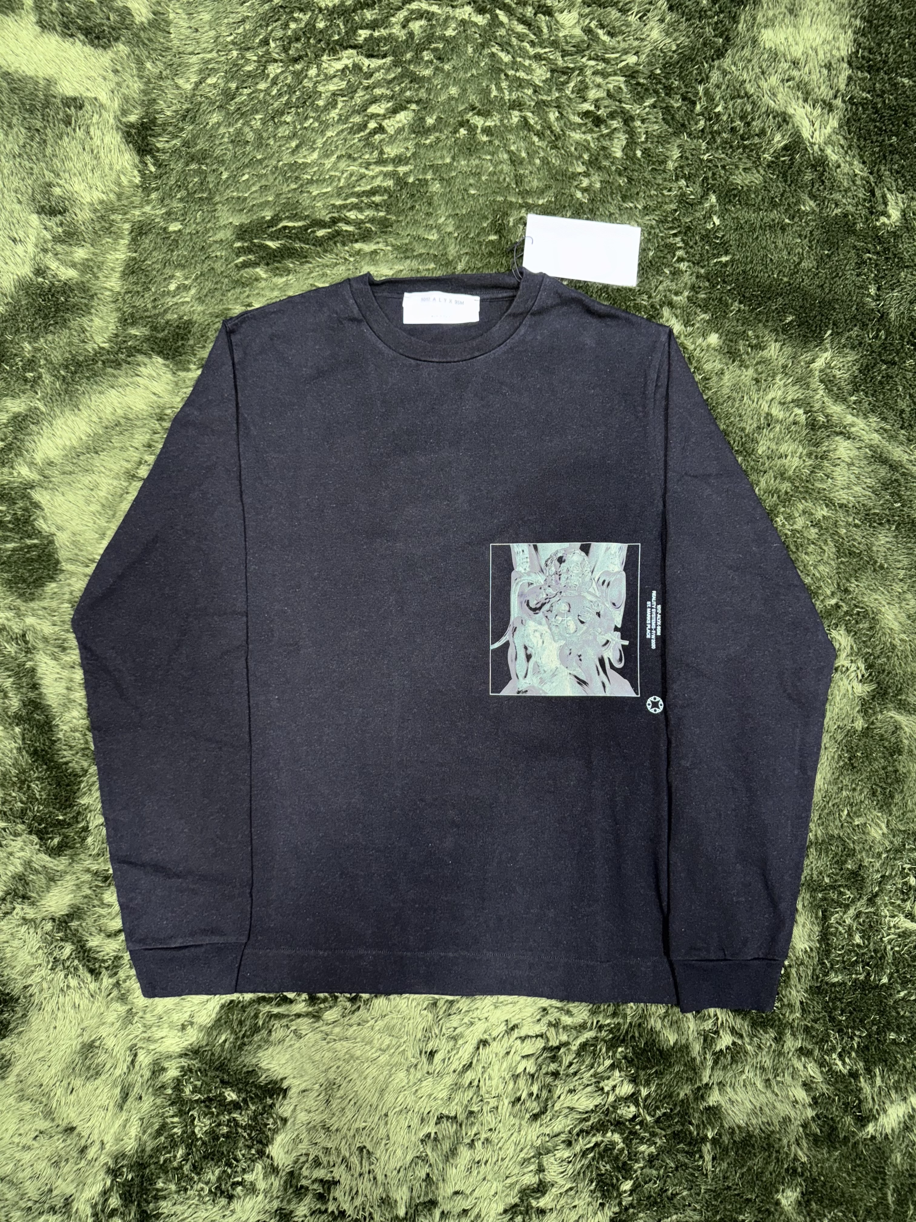 1017 Alyx 9SM Graphic Printed Long Sleeve T-Shirt Black 착용 스타일 - 2