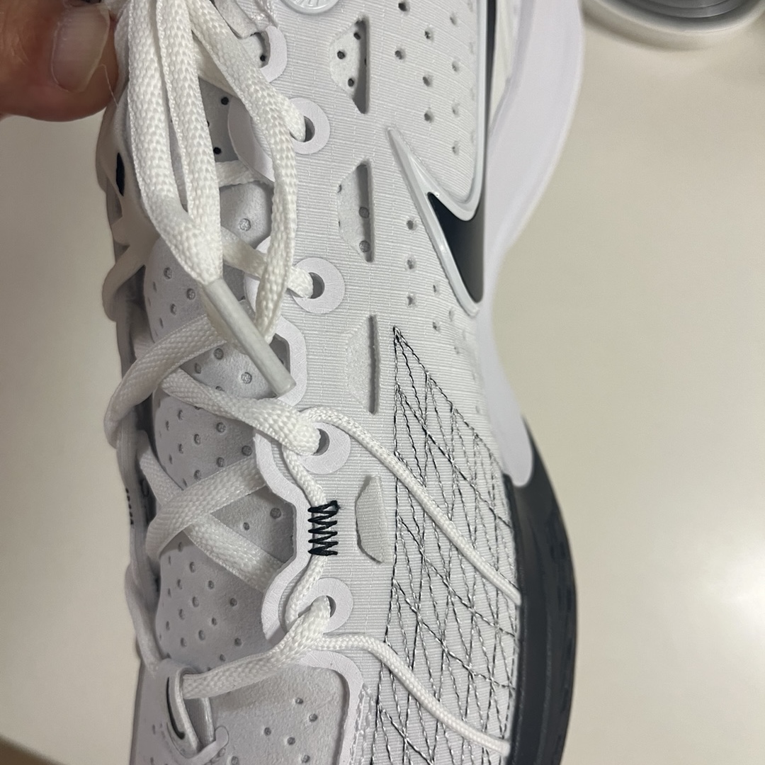 Nike Air Zoom G.T. Cut 3 EP White Black 착용 스타일 - 1