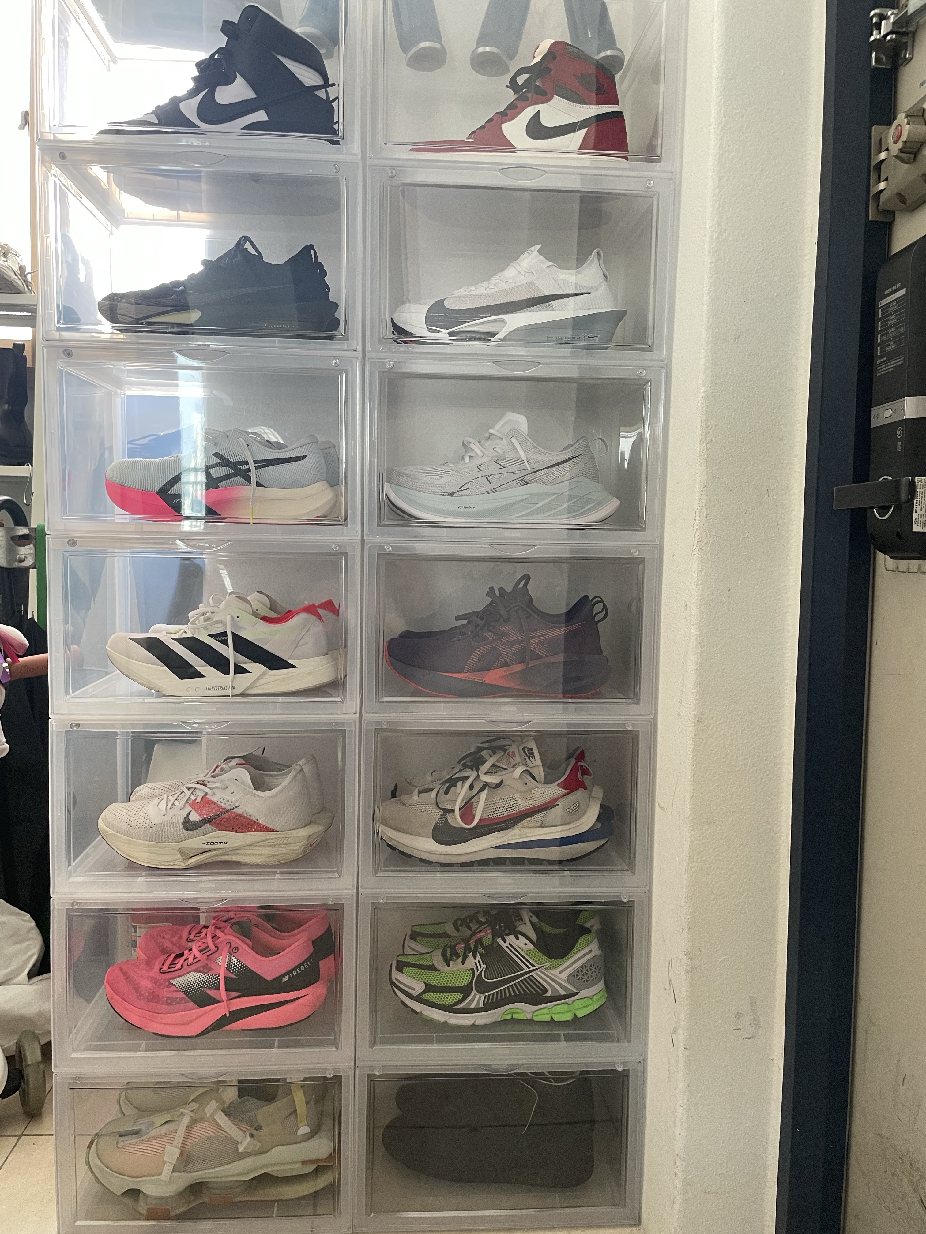 Asics Metaspeed Sky Paris Light Blue Black, Adidas Adizero Adios Pro 4 Cloud White Core Black 착용 스타일