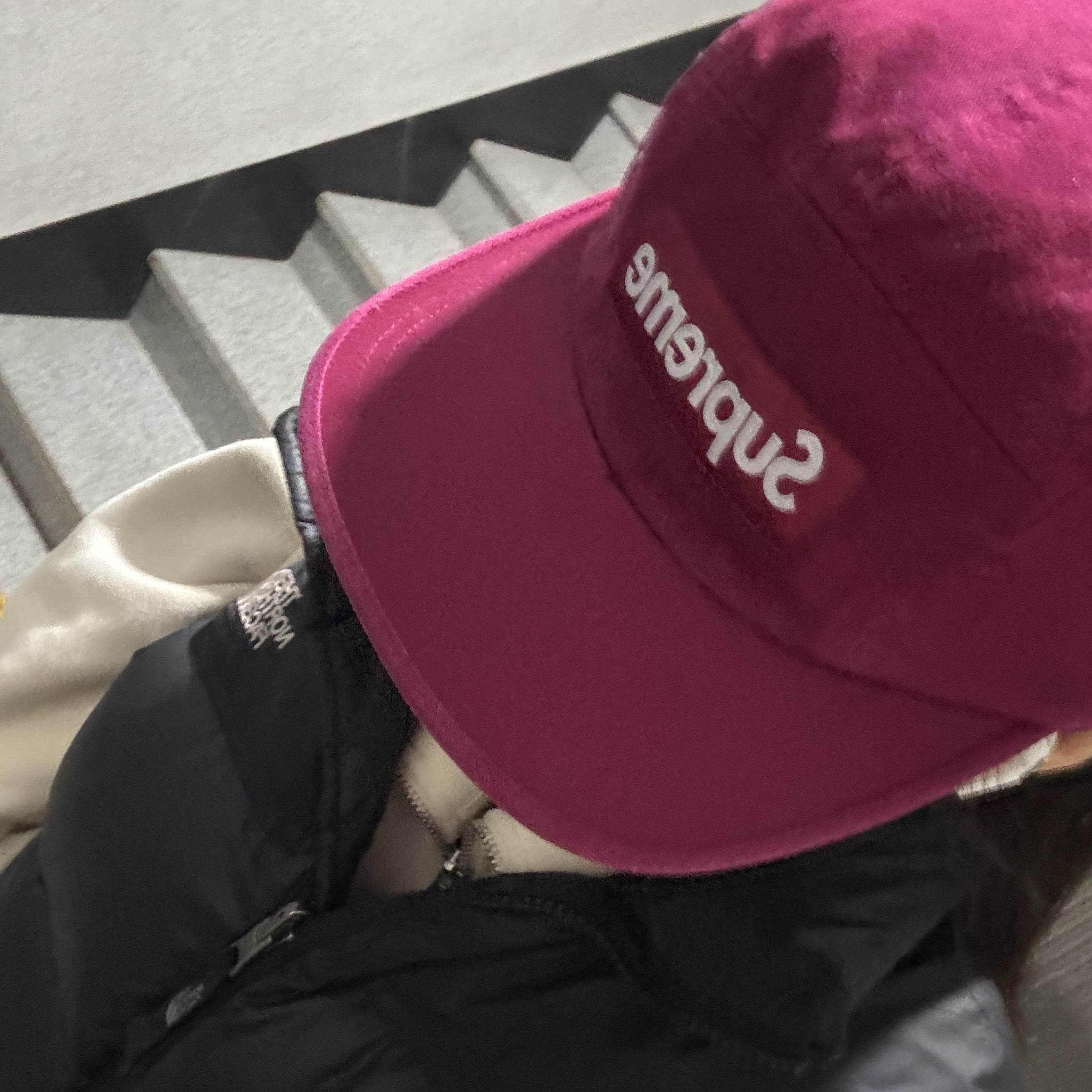 Supreme Washed Chino Twill Camp Cap Cranberry - 24FW 착용 스타일