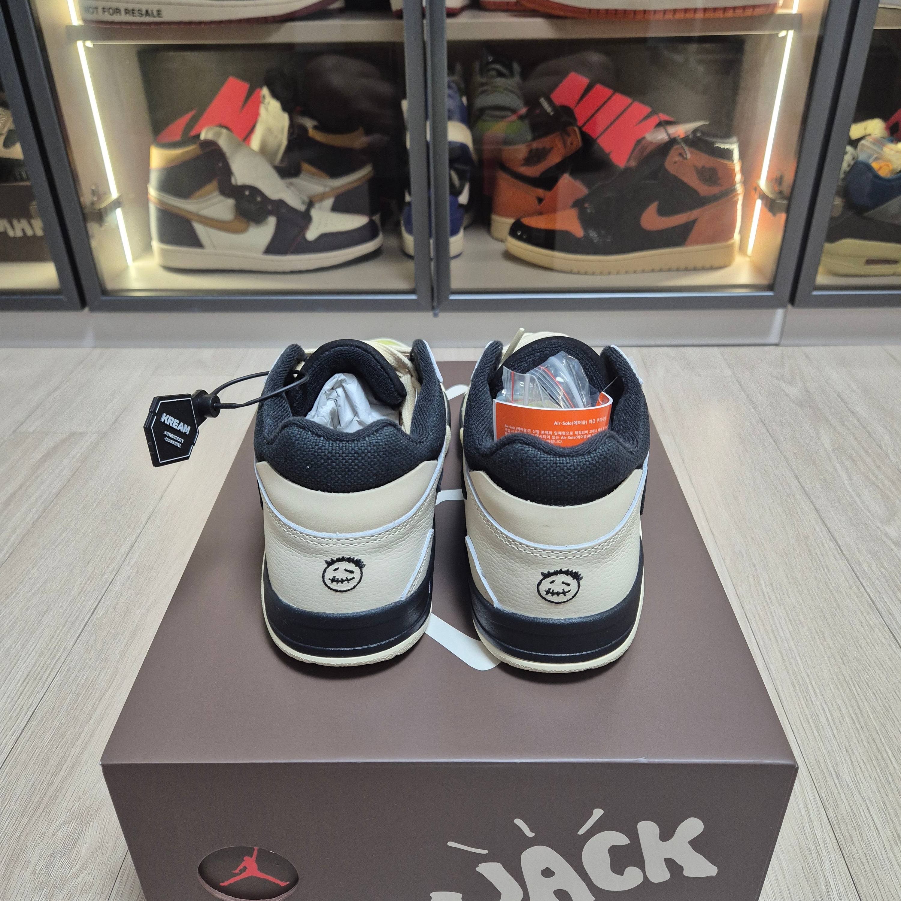 Jordan x Travis Scott Jumpman Jack TR Bright Cactus 착용 스타일 - 4