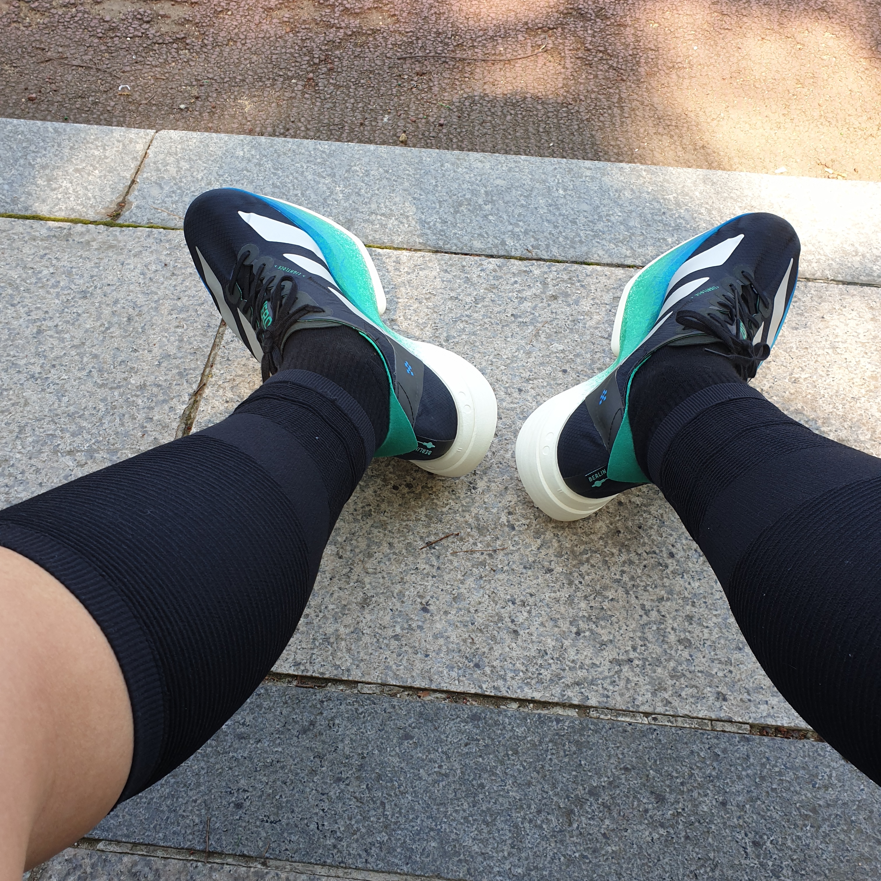 Adidas Adizero Adios Pro 4 Core Black Glory Green 착용 스타일 - 4