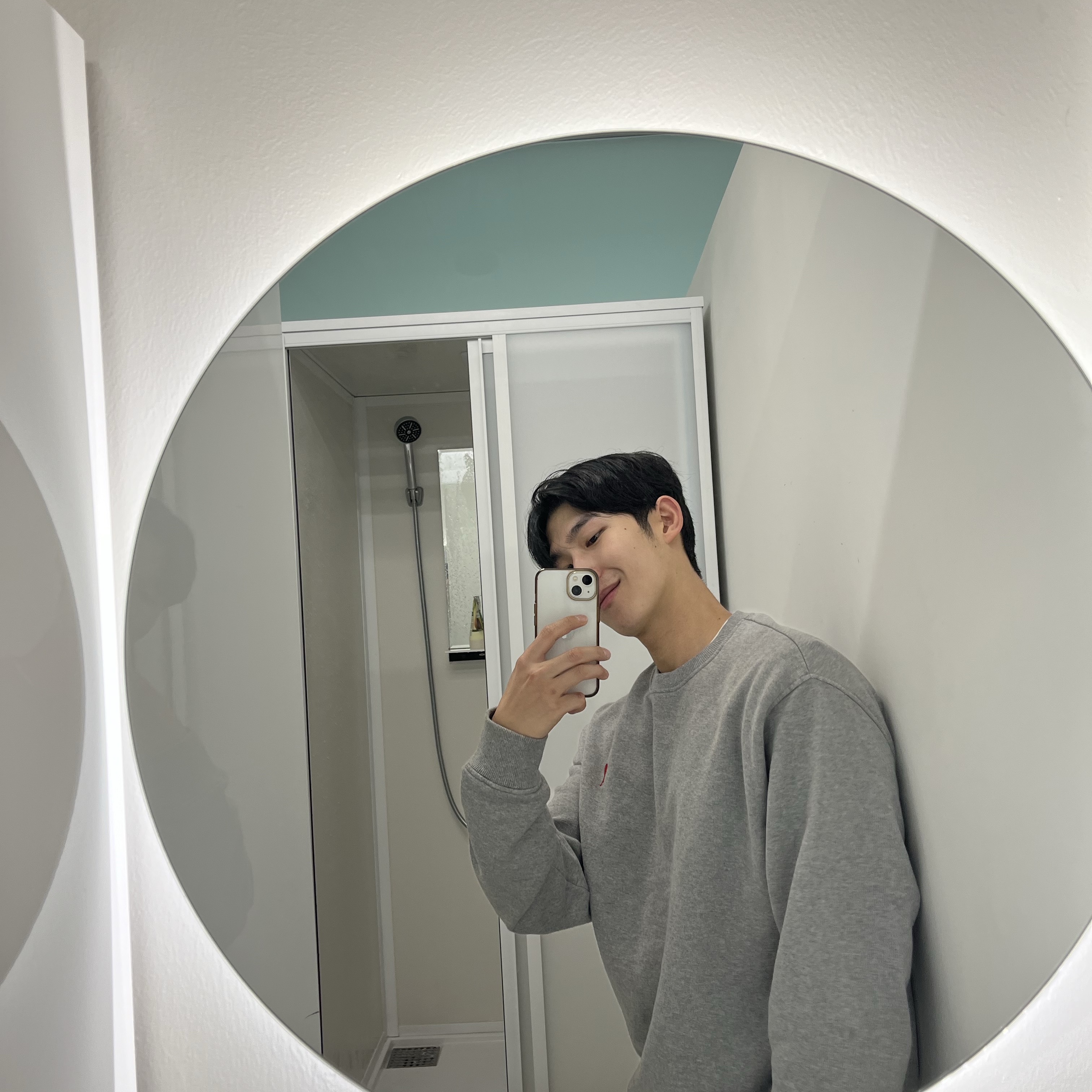 AMI de Coeur Sweatshirt Heather Grey 착용 스타일 - 2