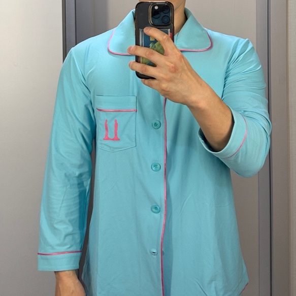 G-DRAGON Ubermensch Pajama Set Sky Blue 착용 스타일
