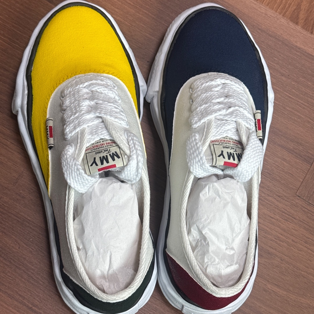 Maison Mihara Yasuhiro Baker OG Sole Canvas Low Cut Sneakers White 착용 스타일
