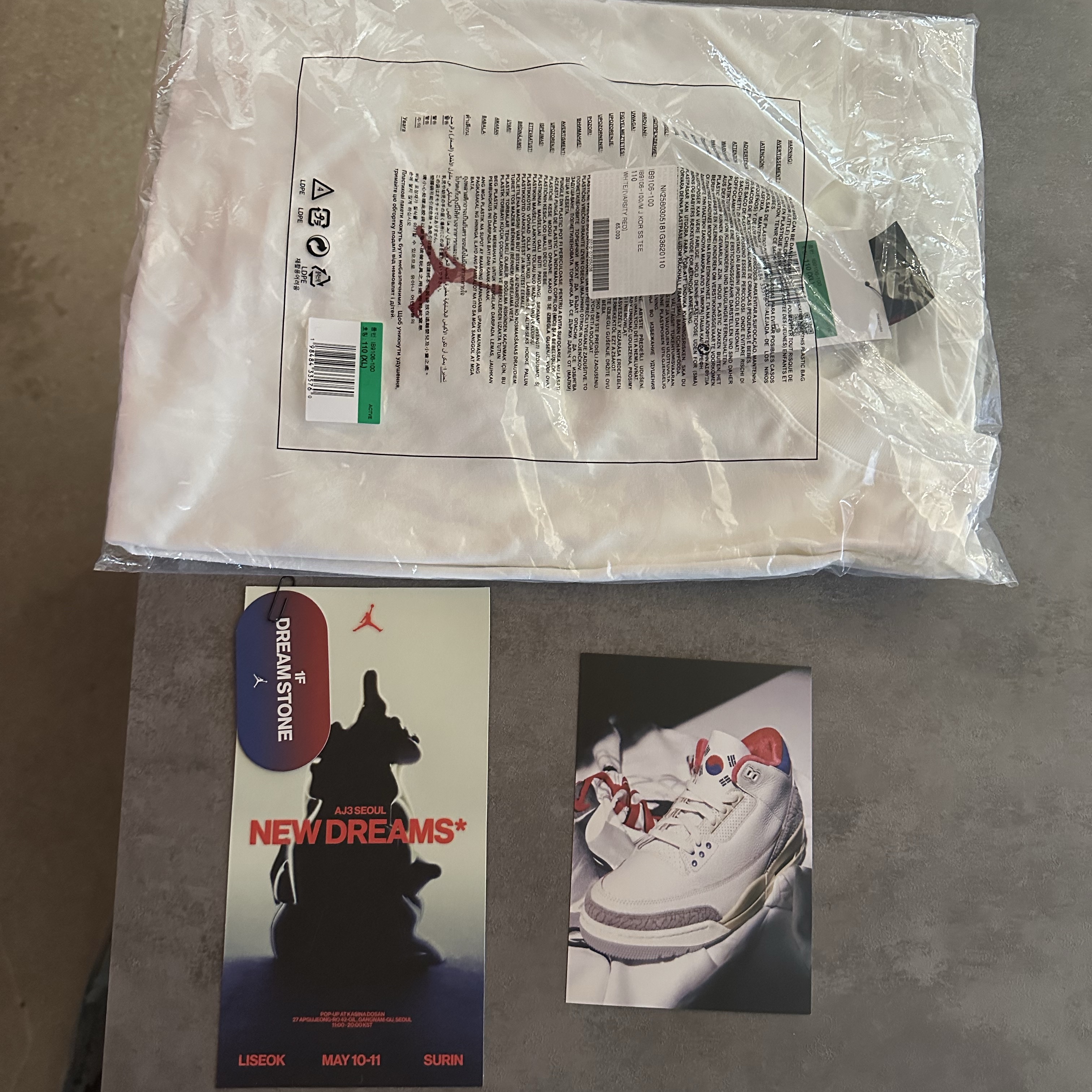 Jordan Seoul T-Shirt White Varsity Red (IB9106-100) 착용 스타일