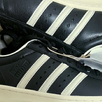 Adidas x Thug Club Superstar Vintage Core Black Cream White 착용 스타일