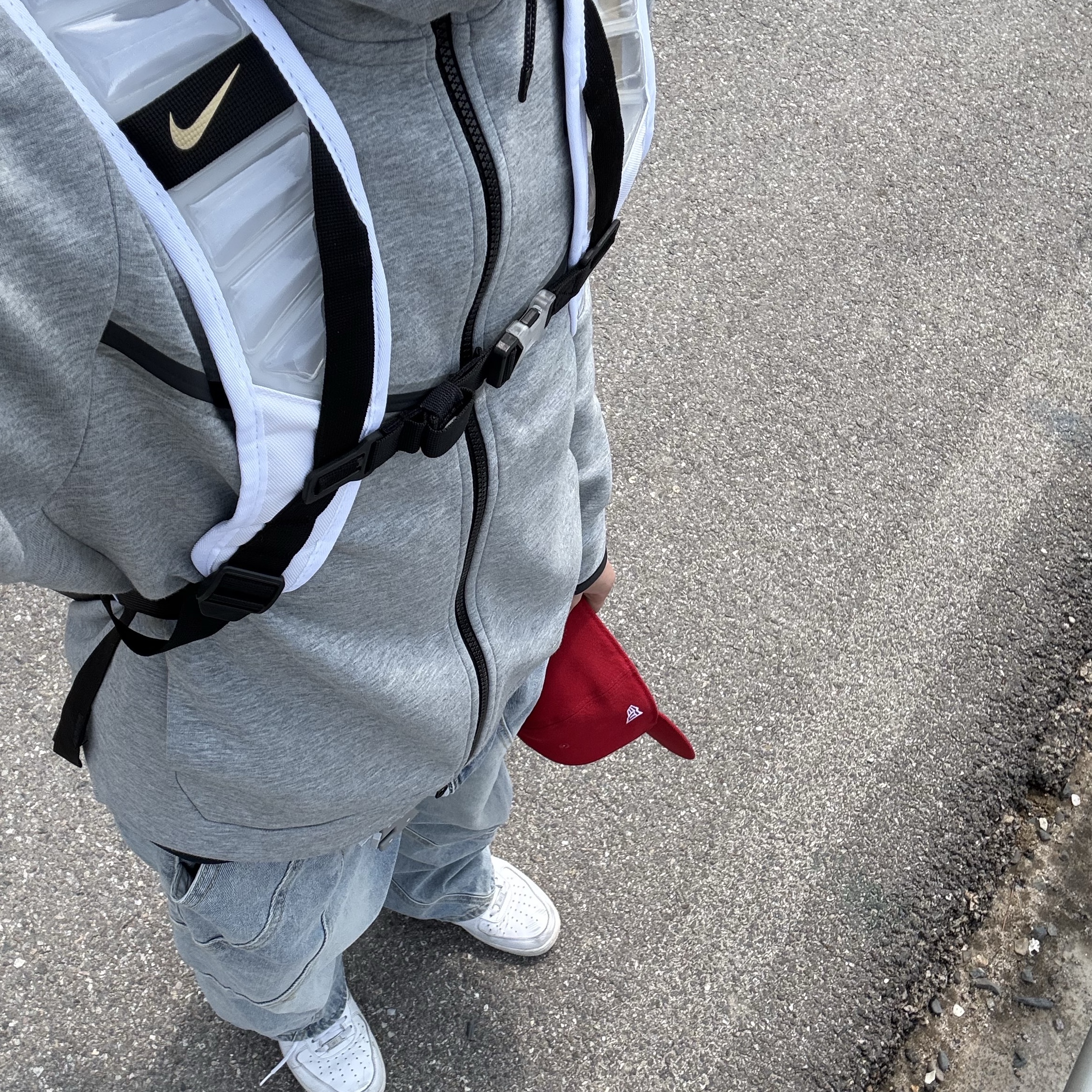 Nike Hoops Elite Backpack 32L White Black, Nike NSW Tech Fleece Full Zip Hoodie Dark Grey Heather - Asia 착용 스타일 - 2
