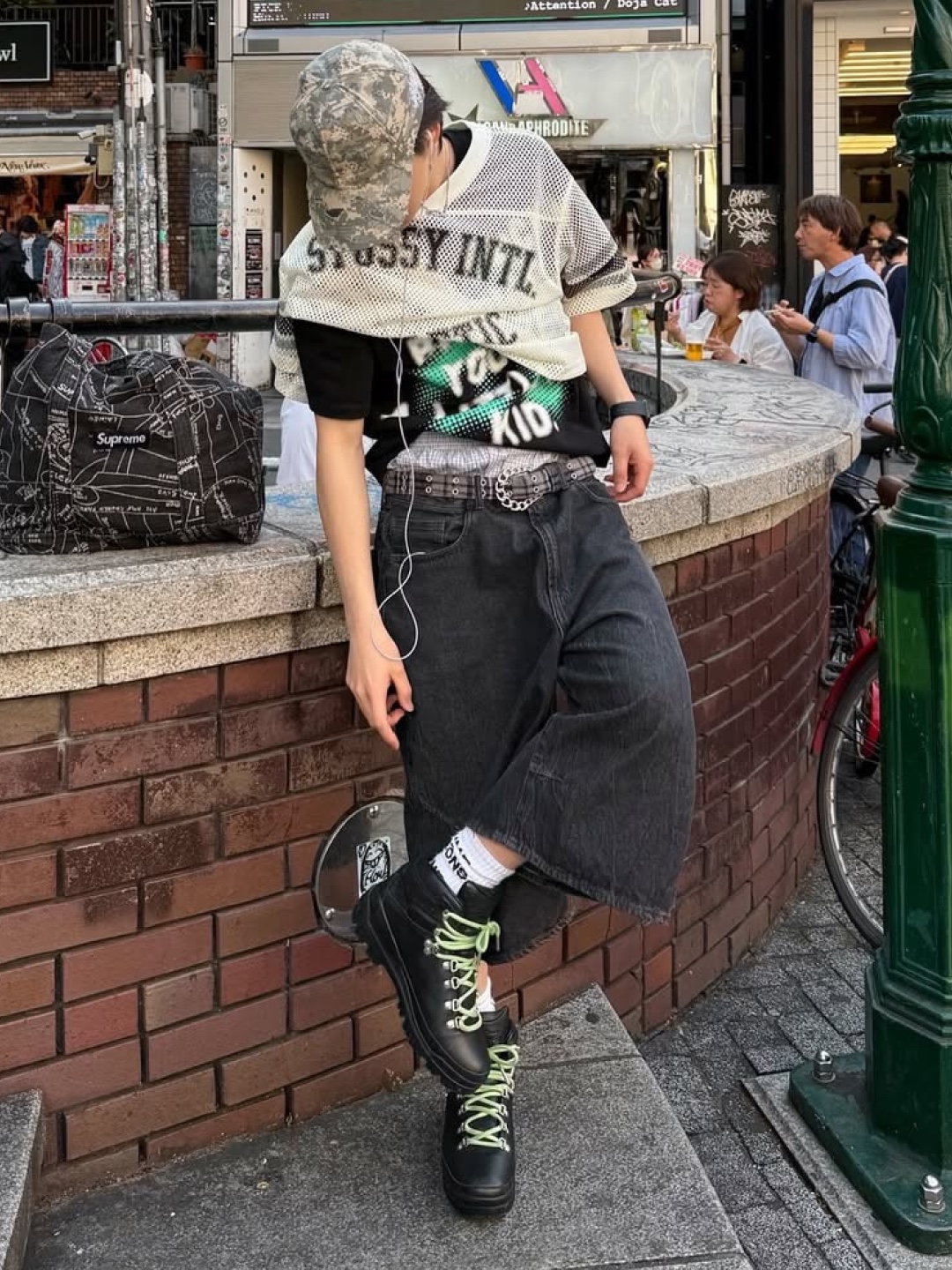 Palace OM Mesh Jersey Black - 25SS, Stussy Surfman Mesh Football Jersey Black 착용 스타일 - 2