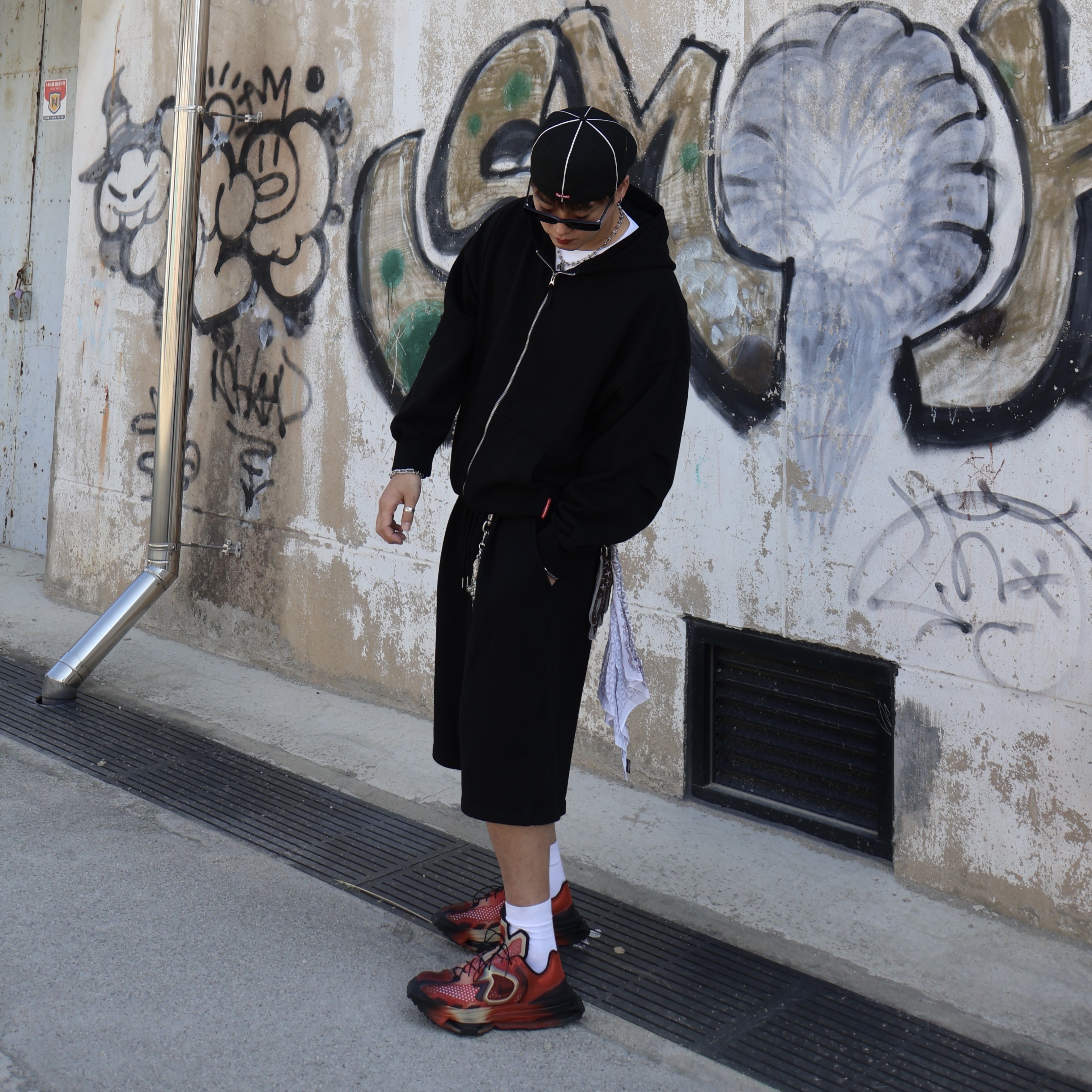 Nike x Matthew M Williams Zoom 004 Rust Factor, Supreme Piping Script Logo New Era Black - 25SS 착용 스타일 - 3
