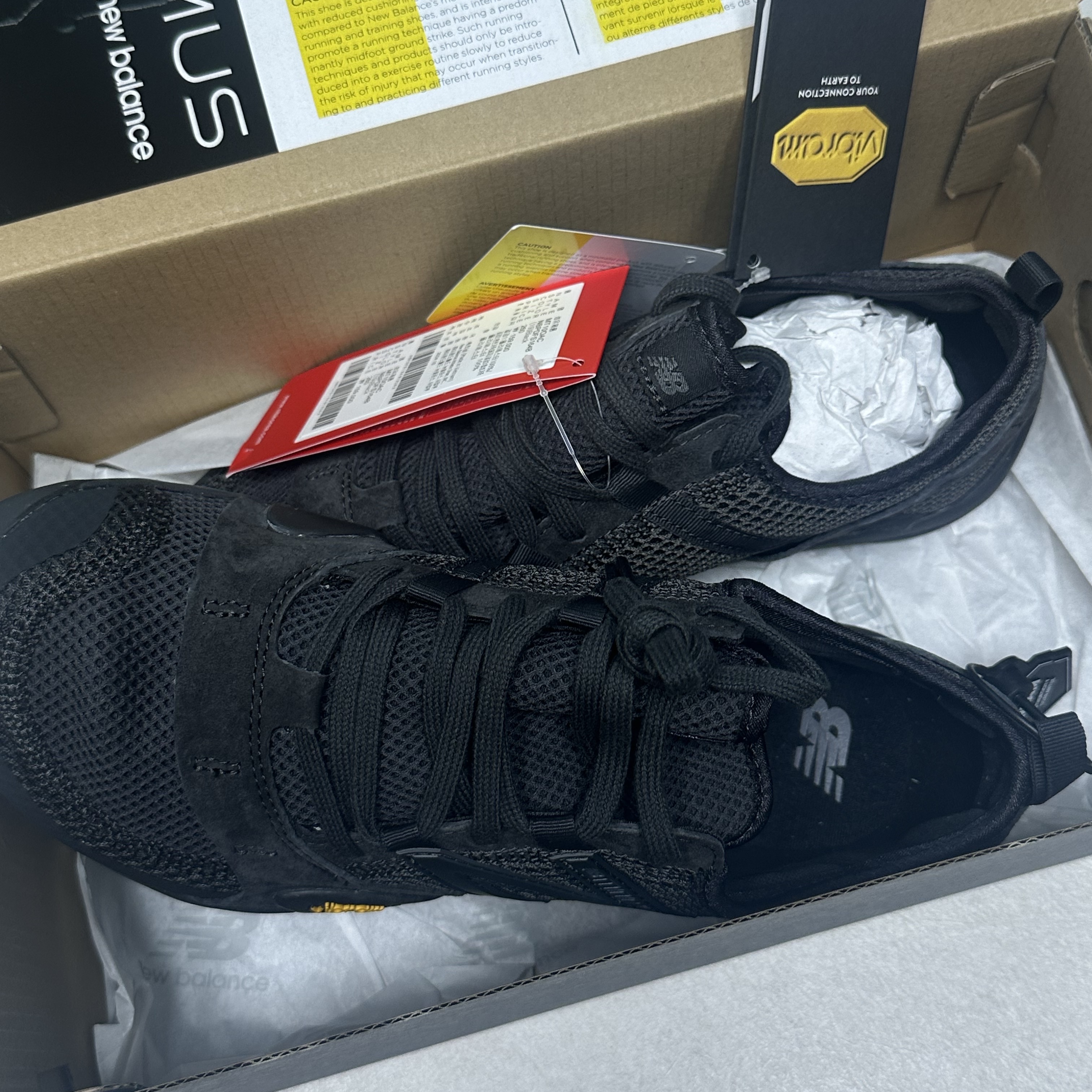 New Balance Minimus MT10O Black Castlerock 착용 스타일 - 1