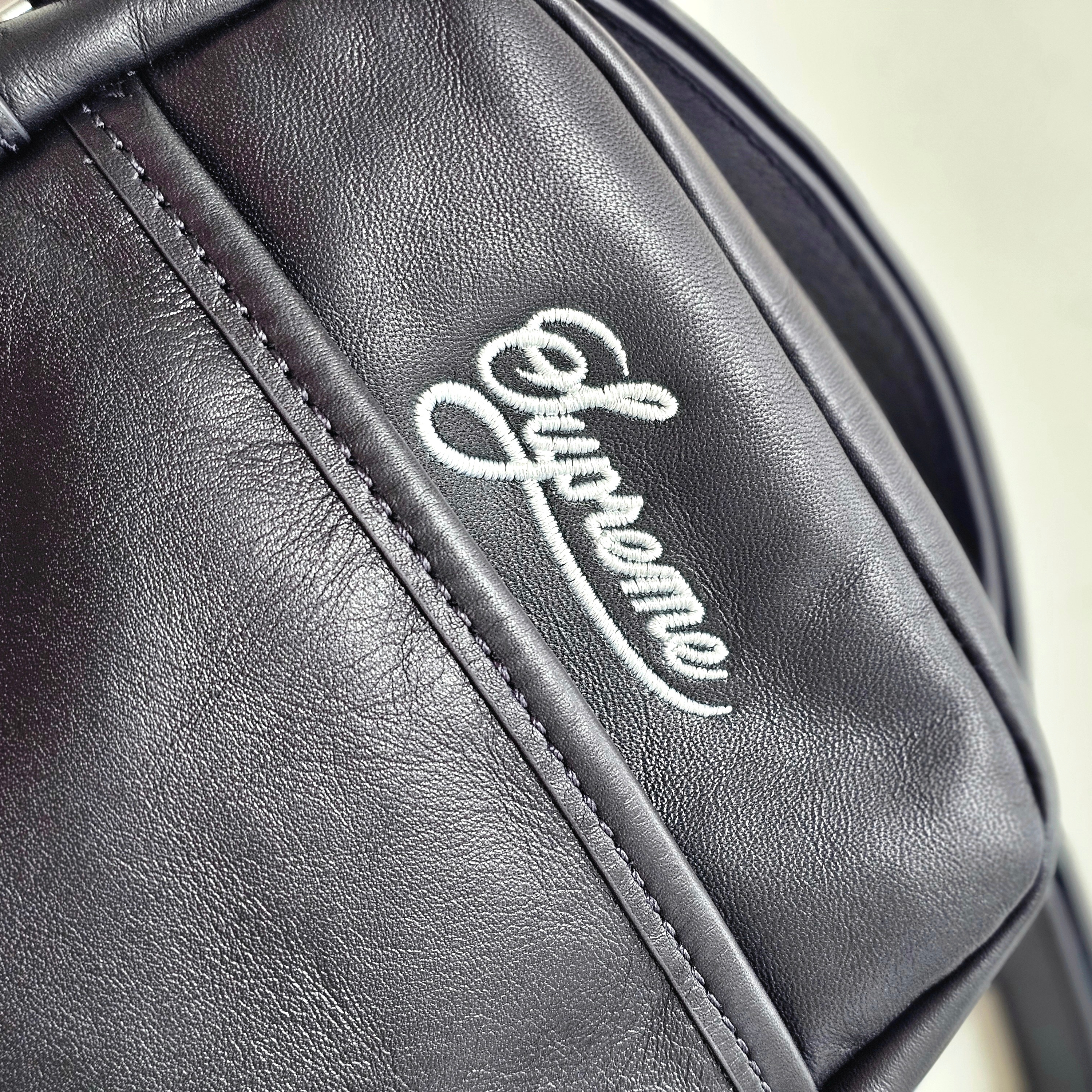 Supreme x Nike Leather Shoulder Bag Black - 25SS, Supreme Ripstop Keychain Orange - 24SS 착용 스타일 - 2