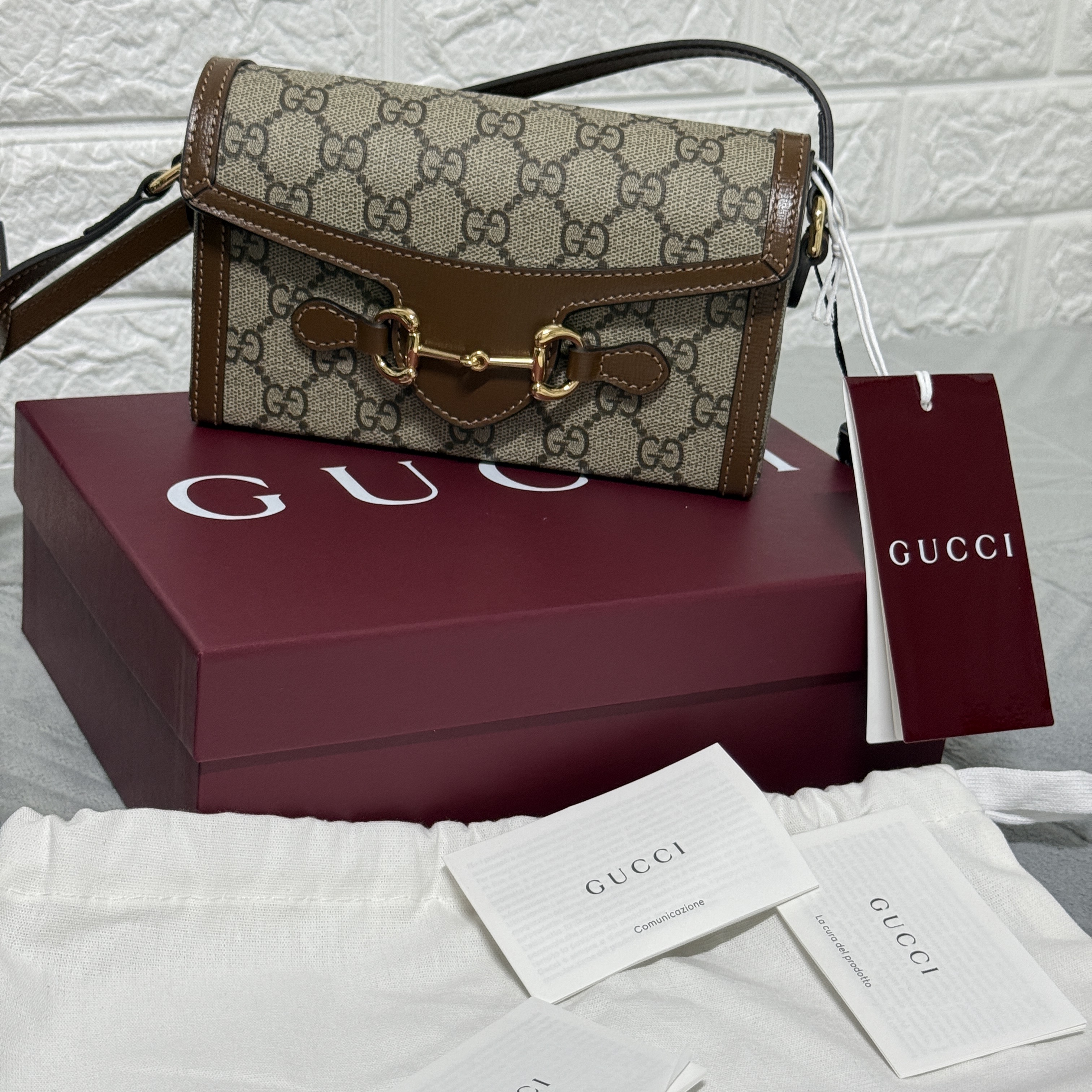 Gucci Horsebit 1955 Mini Bag Beige Ebony Brown 착용 스타일