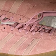 Adidas Bermuda Glow Pink 착용 스타일