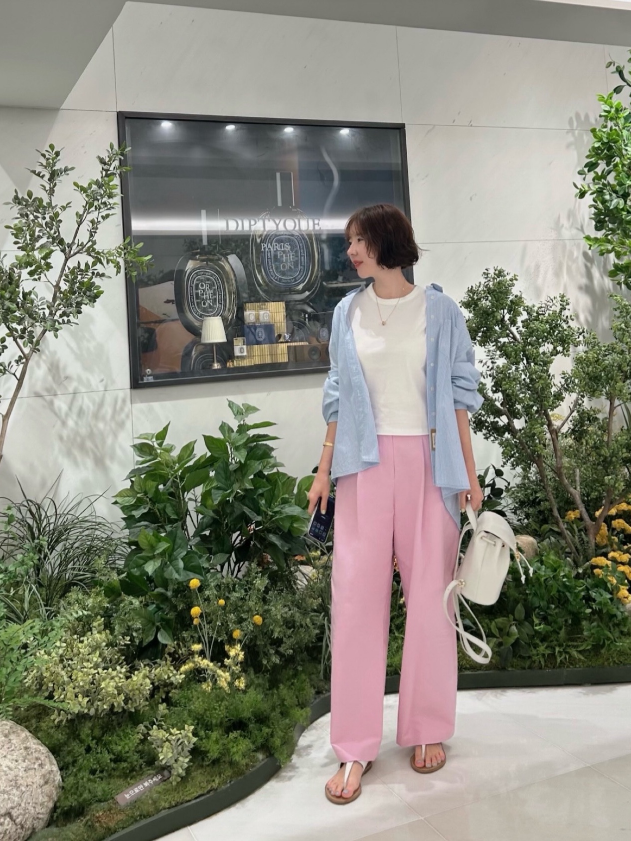 Celine Backpack Bonnie in Smooth Calfskin Rice, (W) Celine Lympia Triomphe Thong in Calfskin Tan 착용 스타일