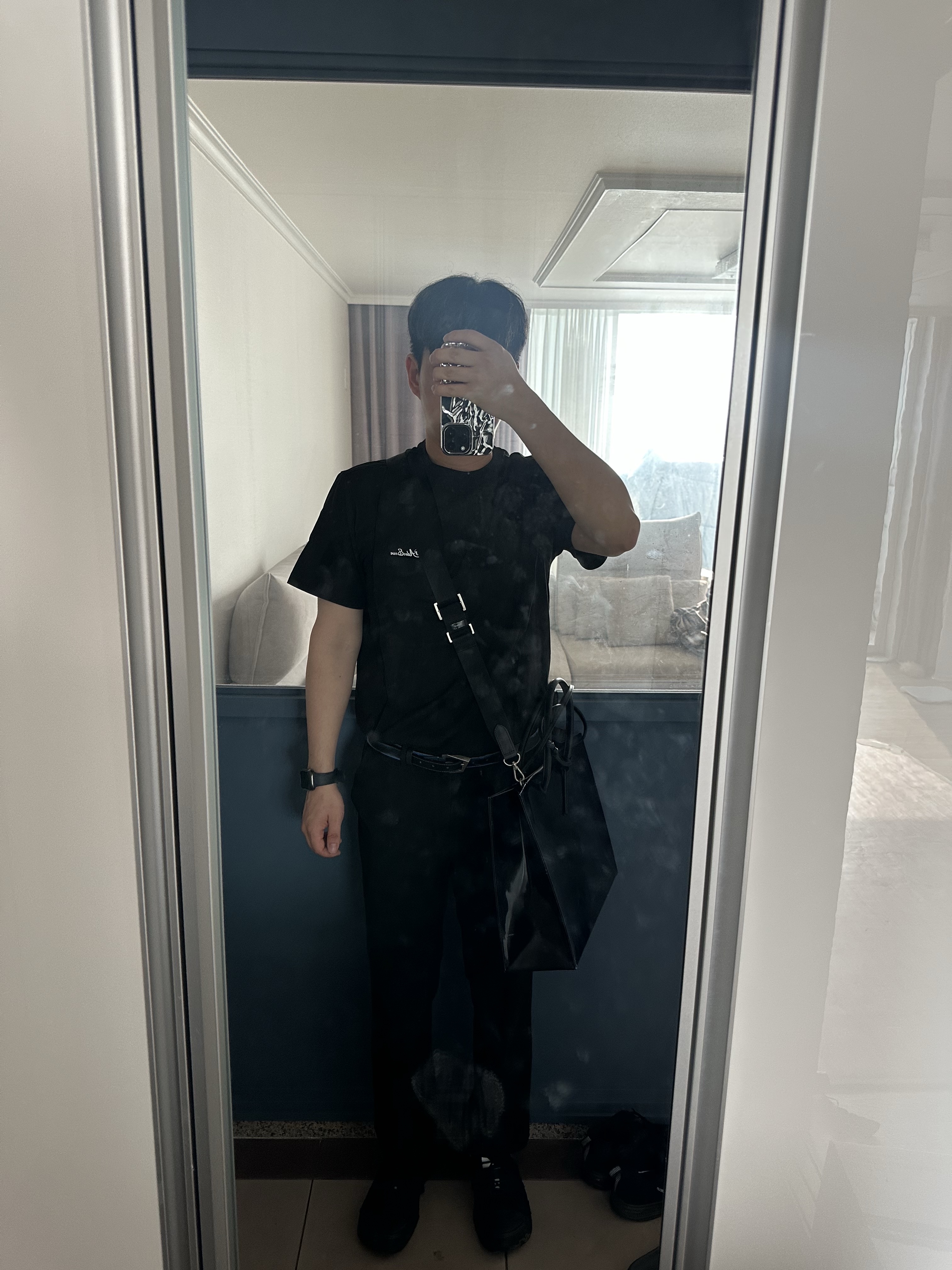 Ader Error Wide Burnid Shopper Bag Noir, Camper x Ader Error Proto-111-S Cinder Basic Sneakers Black 착용 스타일