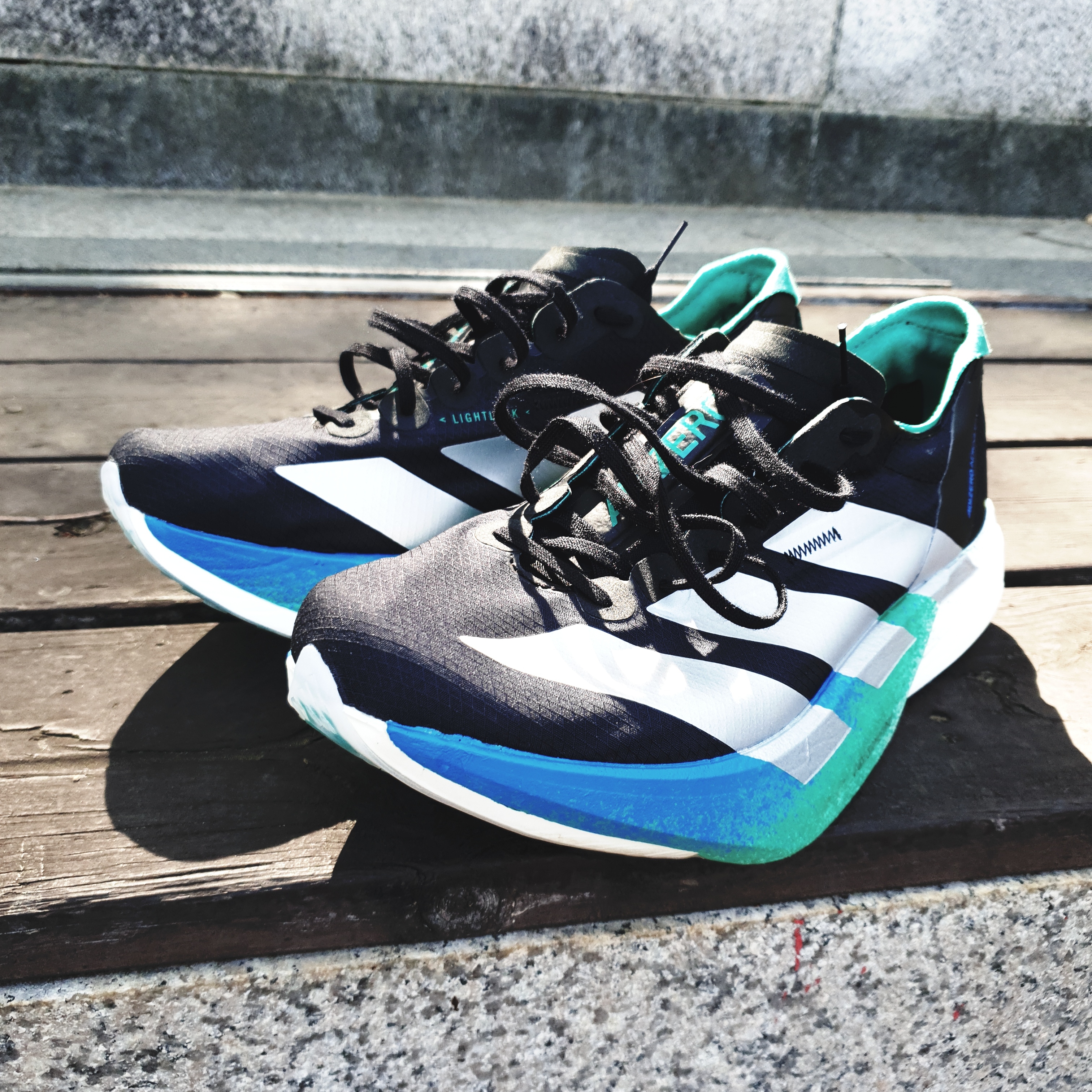 Adidas Adizero Adios Pro 4 Core Black Glory Green 착용 스타일 - 1