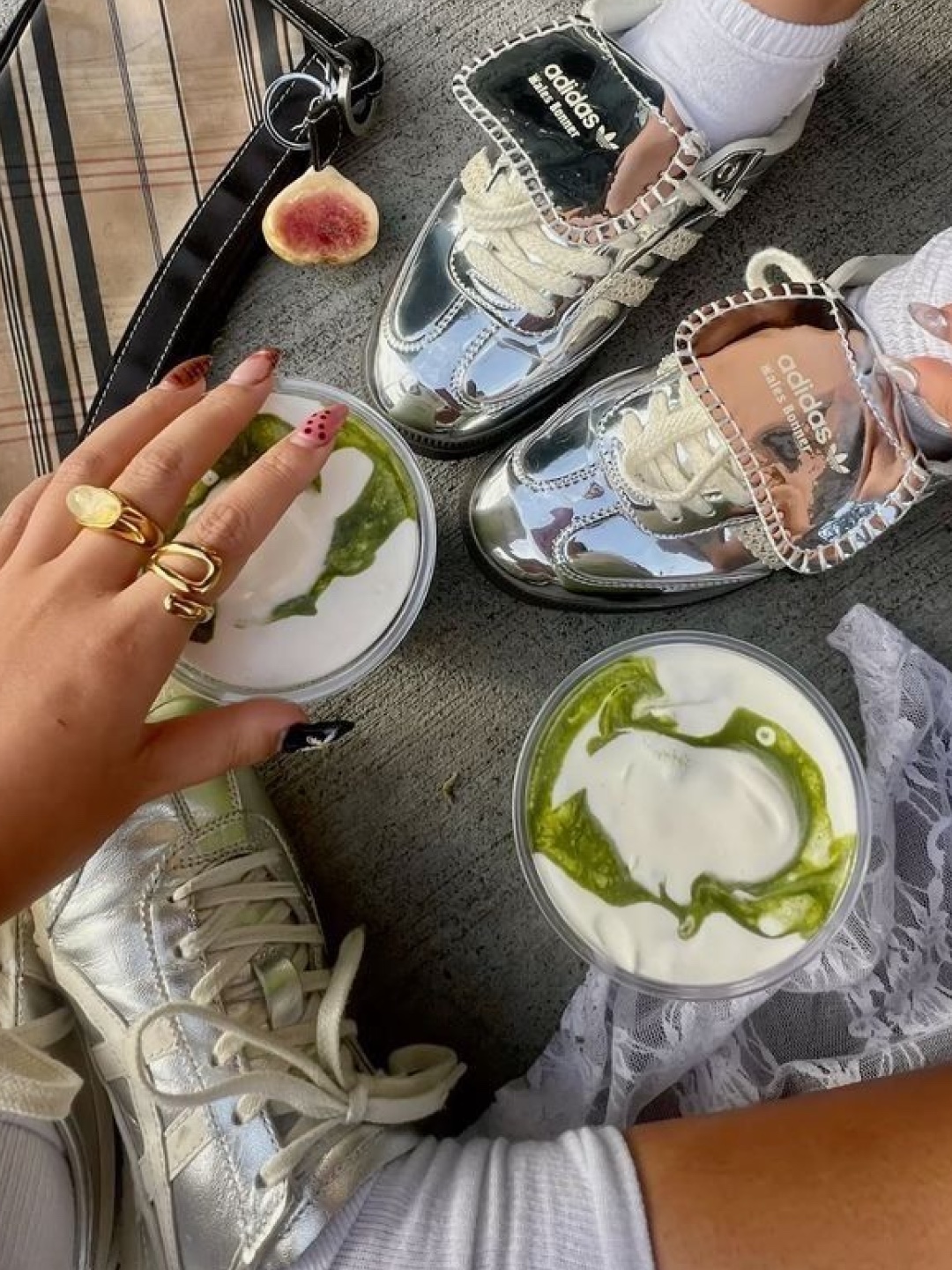 (W) Diesel T-Hop-D Logo Tank Top White, Adidas x Wales Bonner Samba Silver Metallic 착용 스타일 - 3