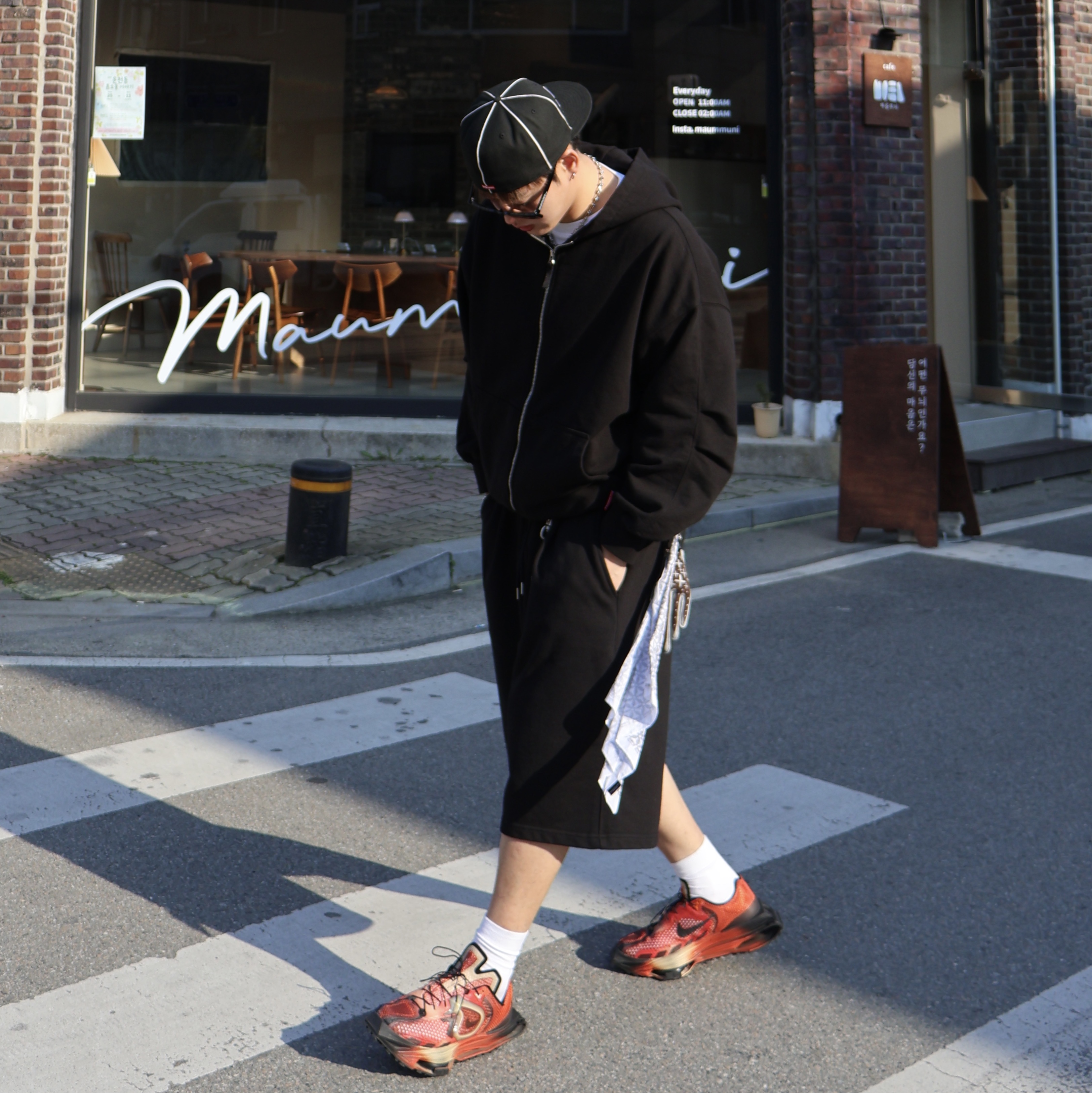 Nike x Matthew M Williams Zoom 004 Rust Factor, Supreme Piping Script Logo New Era Black - 25SS 착용 스타일 - 1