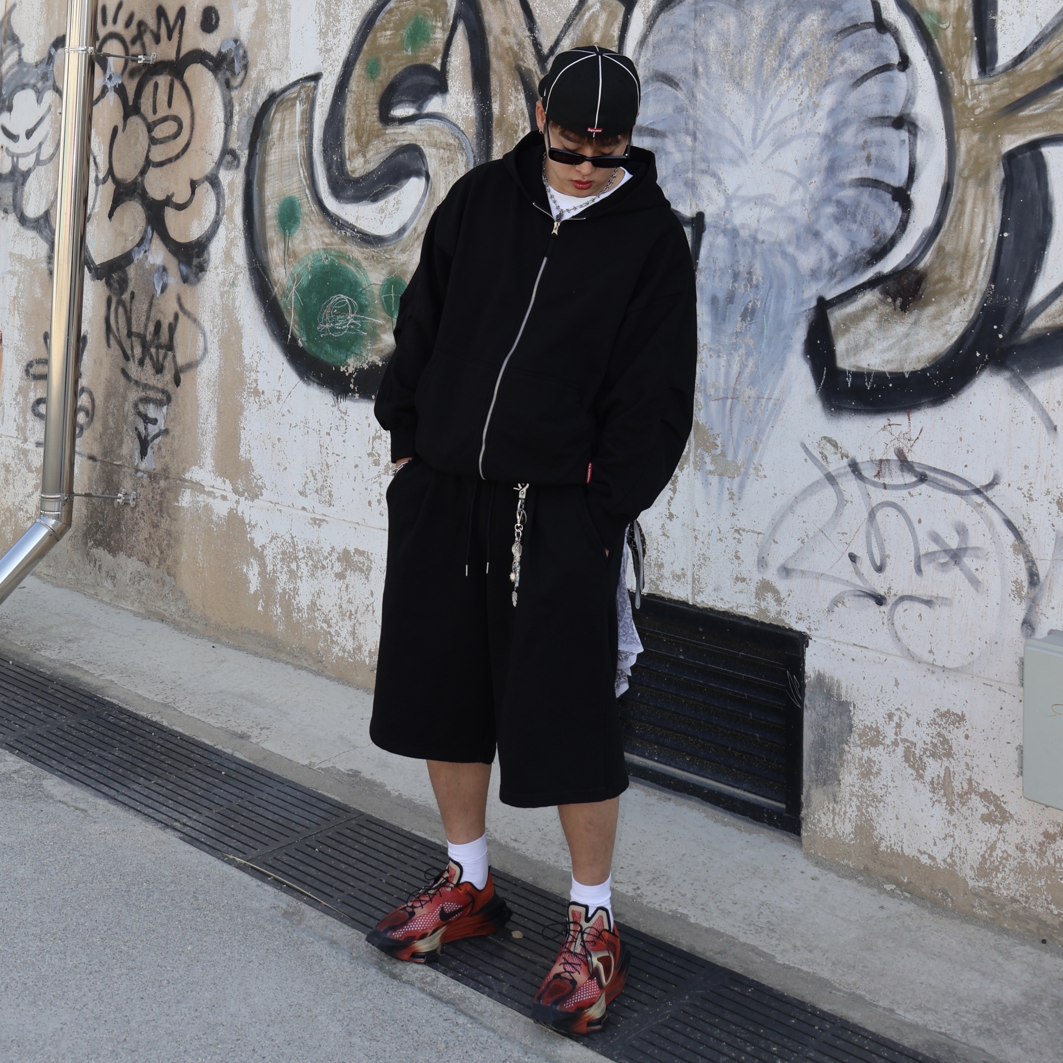 Nike x Matthew M Williams Zoom 004 Rust Factor, Supreme Piping Script Logo New Era Black - 25SS 착용 스타일 - 4