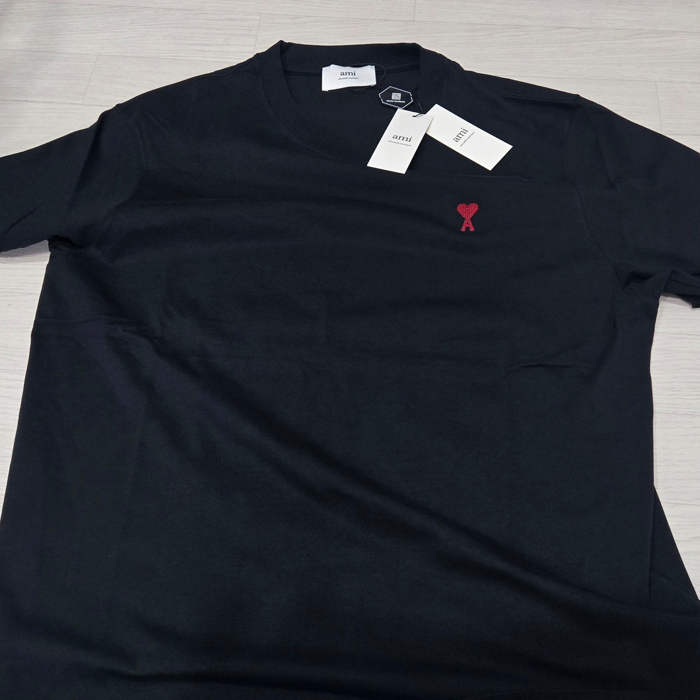 AMI de Coeur Boxy Fit T-Shirt Black 착용 스타일