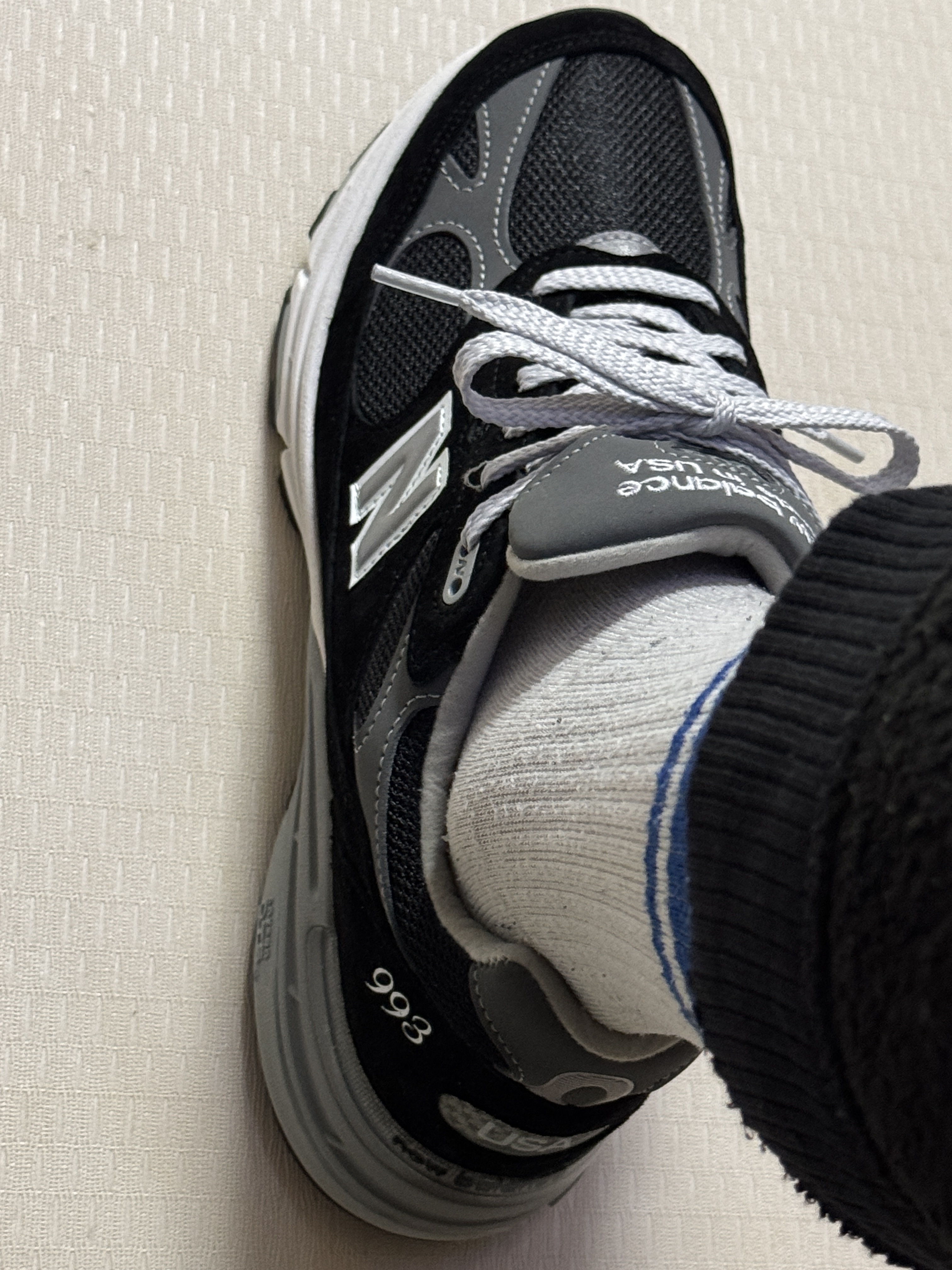New Balance 993 Made in USA Black - D Standard 착용 스타일