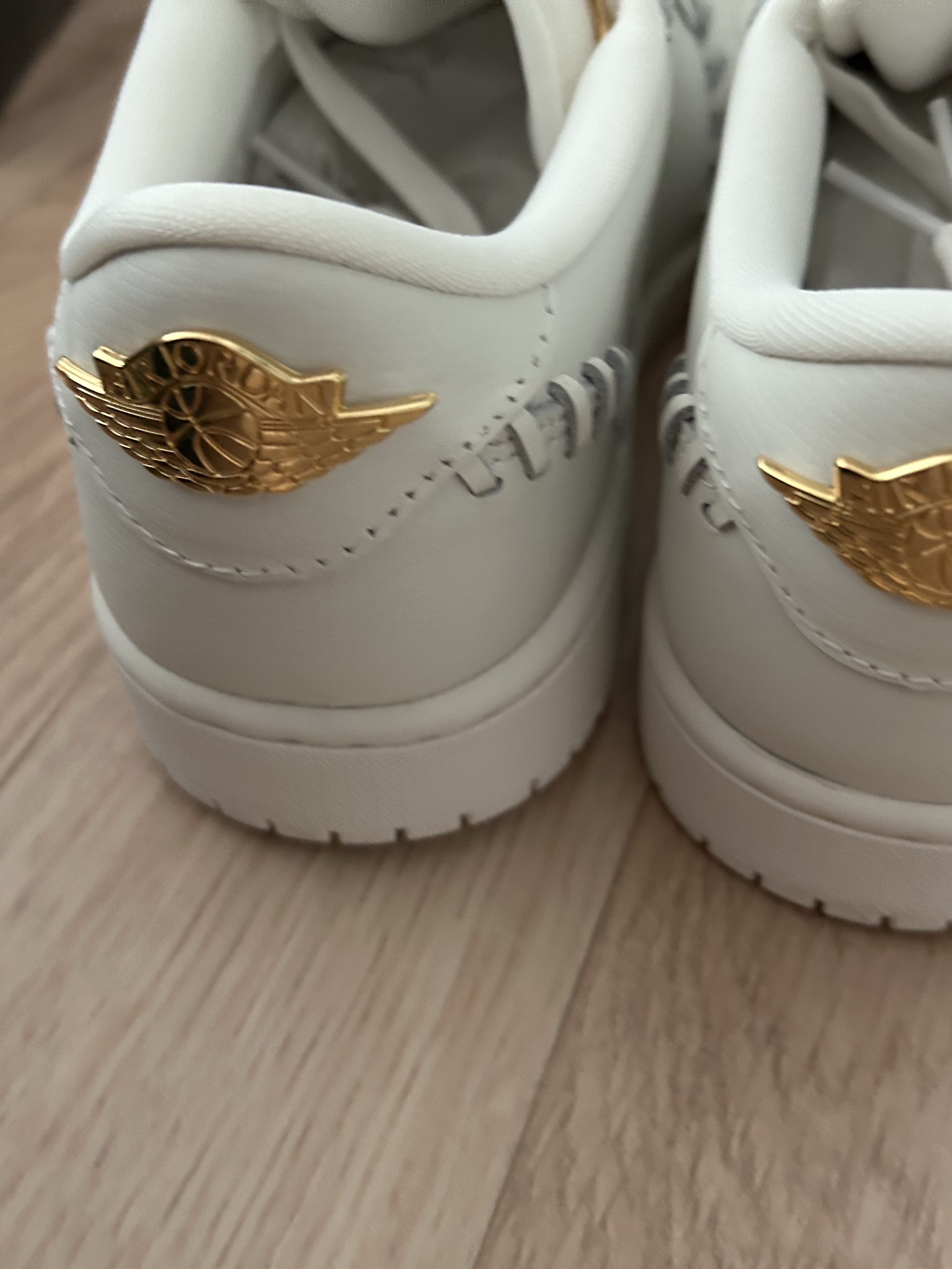 (W) Jordan 1 Low Method of Make Sail Metallic Gold 착용 스타일
