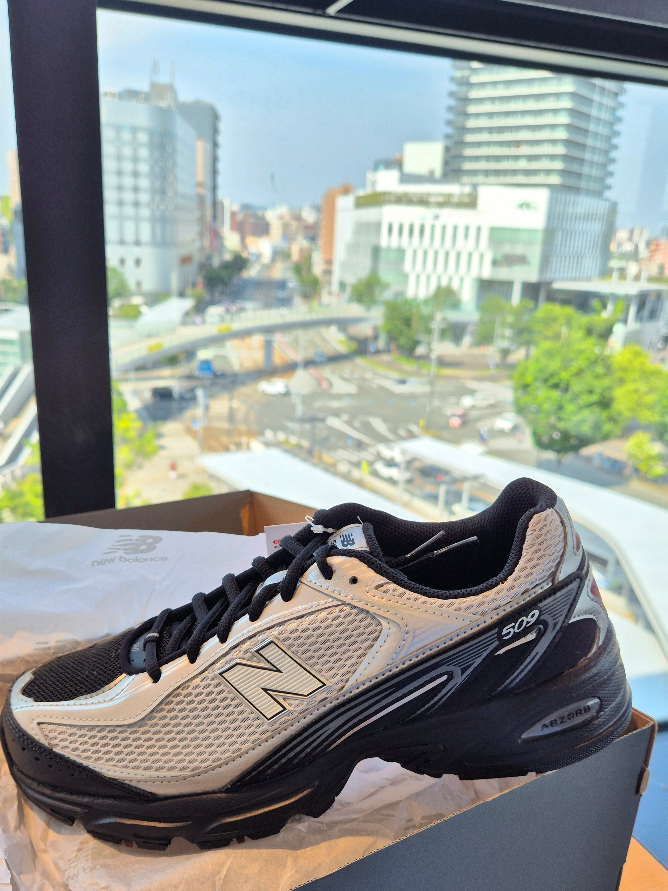 New Balance 509 Black Gray 착용 스타일